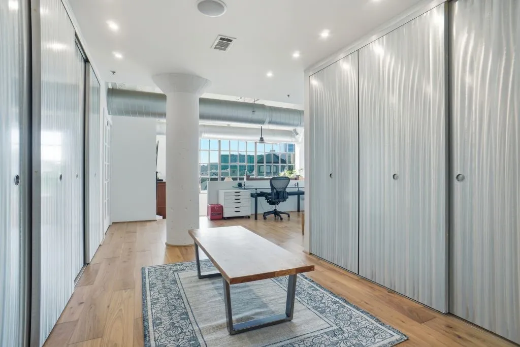Condominium For Sale in Dallas County , 2220 Canton Street 407, Dallas, Texas 75201, 2 Bedroom, 3 Bathroom, 1 Garage spaces, 2,296 Sqft, built in 1925, Preowned, mls#21204843, Real Estate Agent in Dallas, Homes For Sale in Dallas county, Homes For Sale in Dallas, Realtor in Dallas Texas, Real Estate Brokerage Independent Realty Texas, Luminita Cordes Realtor