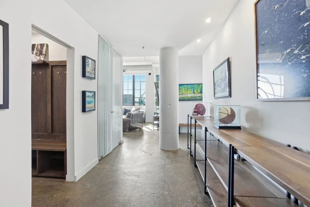 Condominium For Sale in Dallas County , 2220 Canton Street 407, Dallas, Texas 75201, 2 Bedroom, 3 Bathroom, 1 Garage spaces, 2,296 Sqft, built in 1925, Preowned, mls#21204843, Real Estate Agent in Dallas, Homes For Sale in Dallas county, Homes For Sale in Dallas, Realtor in Dallas Texas, Real Estate Brokerage Independent Realty Texas, Luminita Cordes Realtor