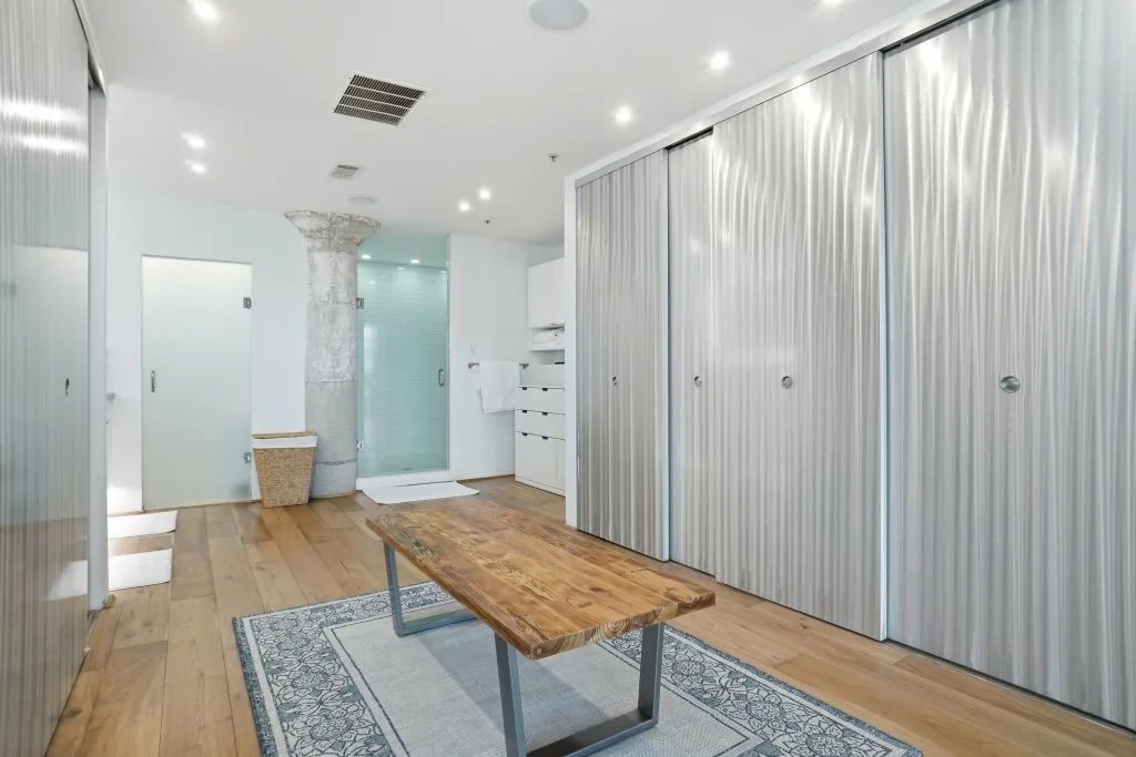 Condominium For Sale in Dallas County , 2220 Canton Street 407, Dallas, Texas 75201, 2 Bedroom, 3 Bathroom, 1 Garage spaces, 2,296 Sqft, built in 1925, Preowned, mls#21204843, Real Estate Agent in Dallas, Homes For Sale in Dallas county, Homes For Sale in Dallas, Realtor in Dallas Texas, Real Estate Brokerage Independent Realty Texas, Luminita Cordes Realtor