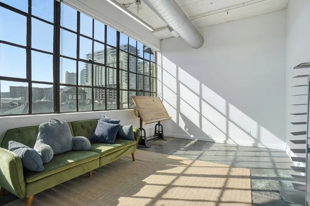 Condominium For Sale in Dallas County , 2220 Canton Street 407, Dallas, Texas 75201, 2 Bedroom, 3 Bathroom, 1 Garage spaces, 2,296 Sqft, built in 1925, Preowned, mls#21204843, Real Estate Agent in Dallas, Homes For Sale in Dallas county, Homes For Sale in Dallas, Realtor in Dallas Texas, Real Estate Brokerage Independent Realty Texas, Luminita Cordes Realtor