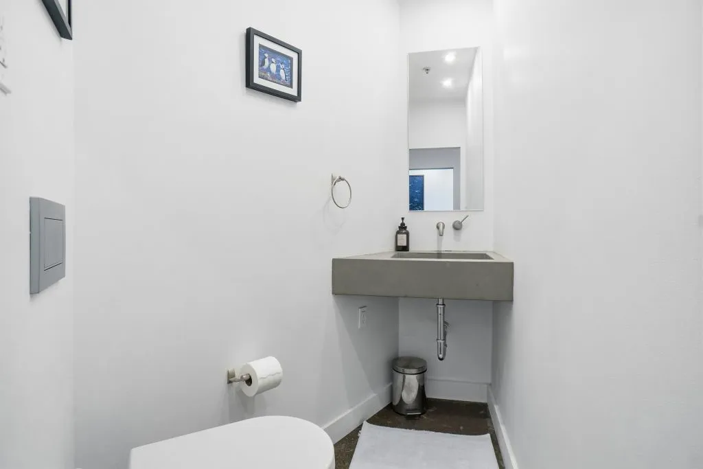 Condominium For Sale in Dallas County , 2220 Canton Street 407, Dallas, Texas 75201, 2 Bedroom, 3 Bathroom, 1 Garage spaces, 2,296 Sqft, built in 1925, Preowned, mls#21204843, Real Estate Agent in Dallas, Homes For Sale in Dallas county, Homes For Sale in Dallas, Realtor in Dallas Texas, Real Estate Brokerage Independent Realty Texas, Luminita Cordes Realtor