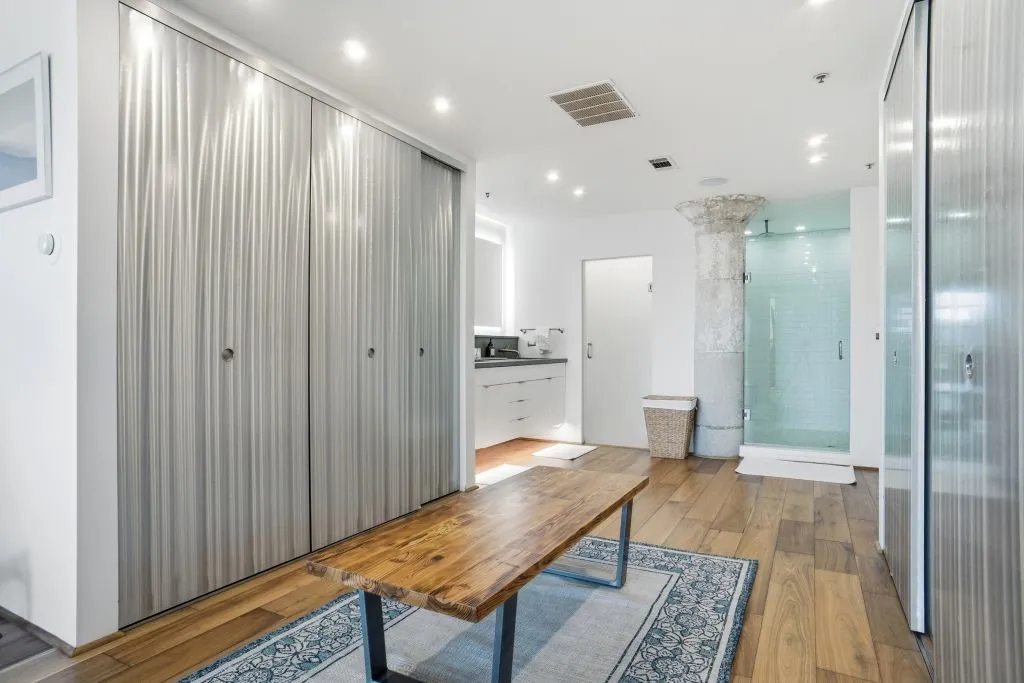 Condominium For Sale in Dallas County , 2220 Canton Street 407, Dallas, Texas 75201, 2 Bedroom, 3 Bathroom, 1 Garage spaces, 2,296 Sqft, built in 1925, Preowned, mls#21204843, Real Estate Agent in Dallas, Homes For Sale in Dallas county, Homes For Sale in Dallas, Realtor in Dallas Texas, Real Estate Brokerage Independent Realty Texas, Luminita Cordes Realtor