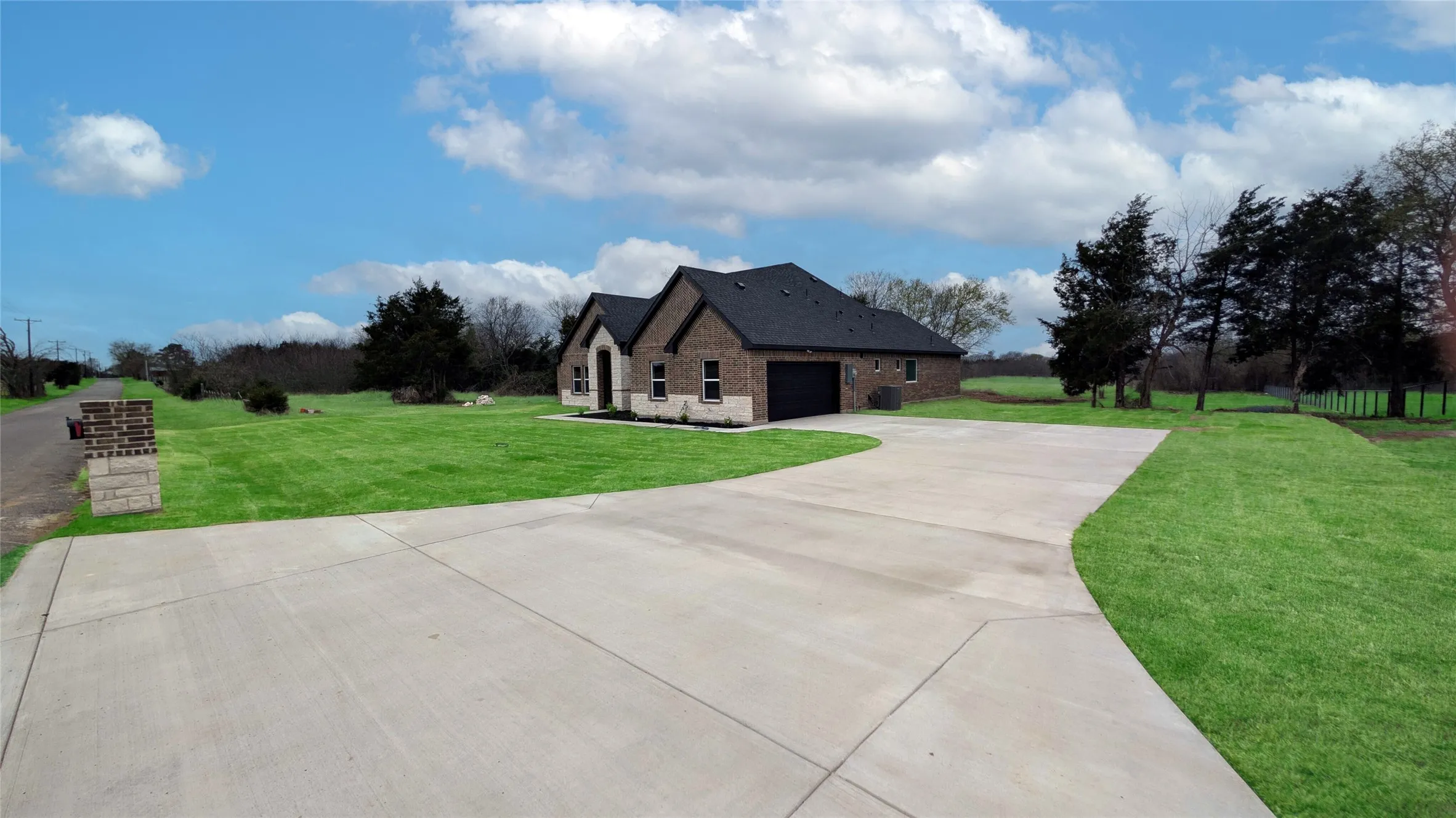 Single Family Residence For Sale in Hunt County , 956 County Road 4108, Greenville, Texas 75401, 4 Bedroom, 3 Bathroom, 2 Garage spaces, 2,304 Sqft, built in 2026, New Construction - Complete, mls#21206831, Real Estate Agent in Greenville, Homes For Sale in Hunt county, Homes For Sale in Greenville, Realtor in Greenville Texas, Real Estate Brokerage Independent Realty Texas, Luminita Cordes Realtor