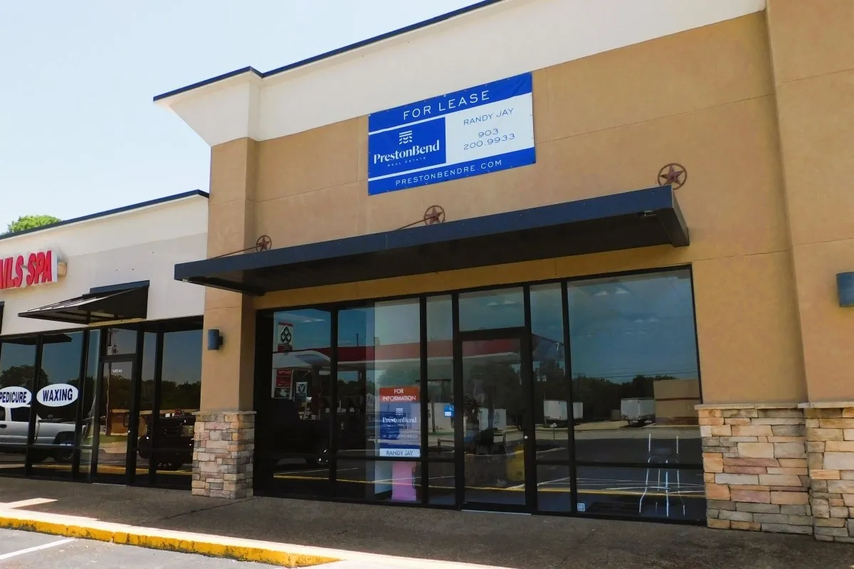 Retail For Rent in Grayson County , 101 FM 120, Pottsboro, Texas 75076, 0, 0, Garage spaces, 0 Sqft, built in 1986, Preowned, Price $1, mls#21206926, Real Estate Agent in Pottsboro, Homes For Rent in Grayson county, Homes For Rent in Pottsboro, Realtor in Pottsboro Texas, Real Estate Brokerage Independent Realty Texas, Luminita Cordes Realtor