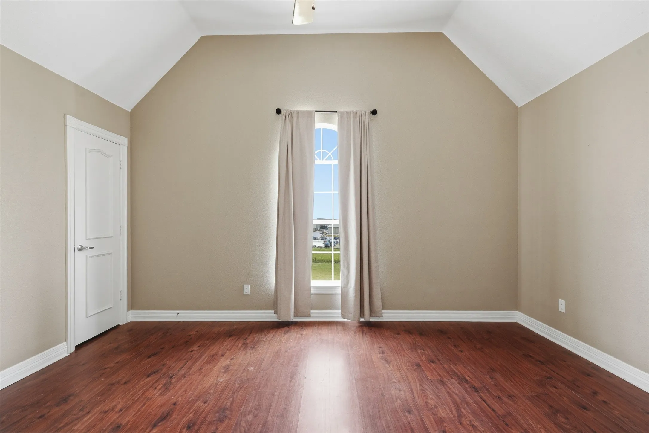 Single Family Residence For Sale in Parker County , 451 Land Of Goshen Drive, Springtown, Texas 76082, 4 Bedroom, 5 Bathroom, Garage spaces, 5,518 Sqft, built in 2004, mls#21206332, Real Estate Agent in Springtown, Homes For Sale in Parker county, Homes For Sale in Springtown, Realtor in Springtown Texas, Real Estate Brokerage Independent Realty Texas, Luminita Cordes Realtor