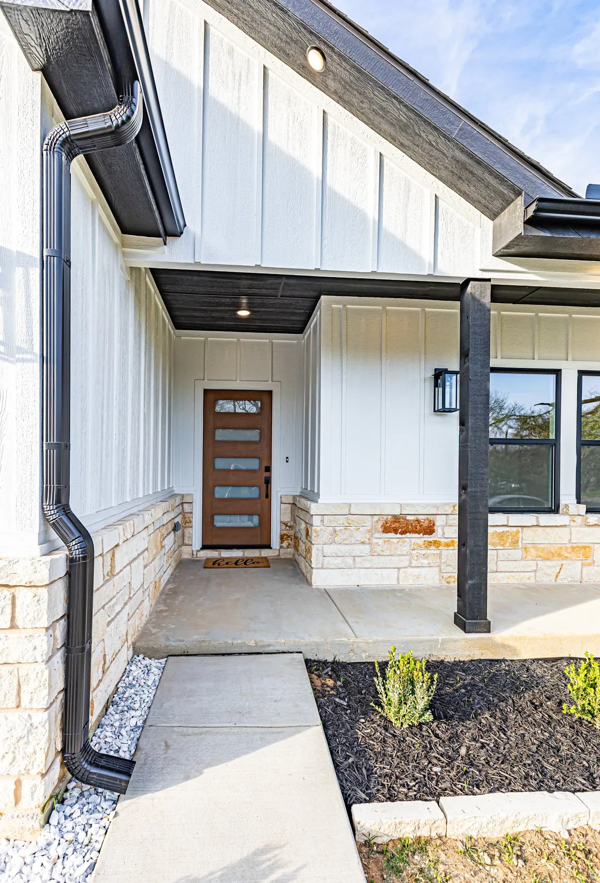 Single Family Residence For Sale in Johnson County , 201 Grandview Street, Cleburne, Texas 76031, 3 Bedroom, 2 Bathroom, 2 Garage spaces, 1,472 Sqft, built in 2026, mls#21206952, Real Estate Agent in Cleburne, Homes For Sale in Johnson county, Homes For Sale in Cleburne, Realtor in Cleburne Texas, Real Estate Brokerage Independent Realty Texas, Luminita Cordes Realtor