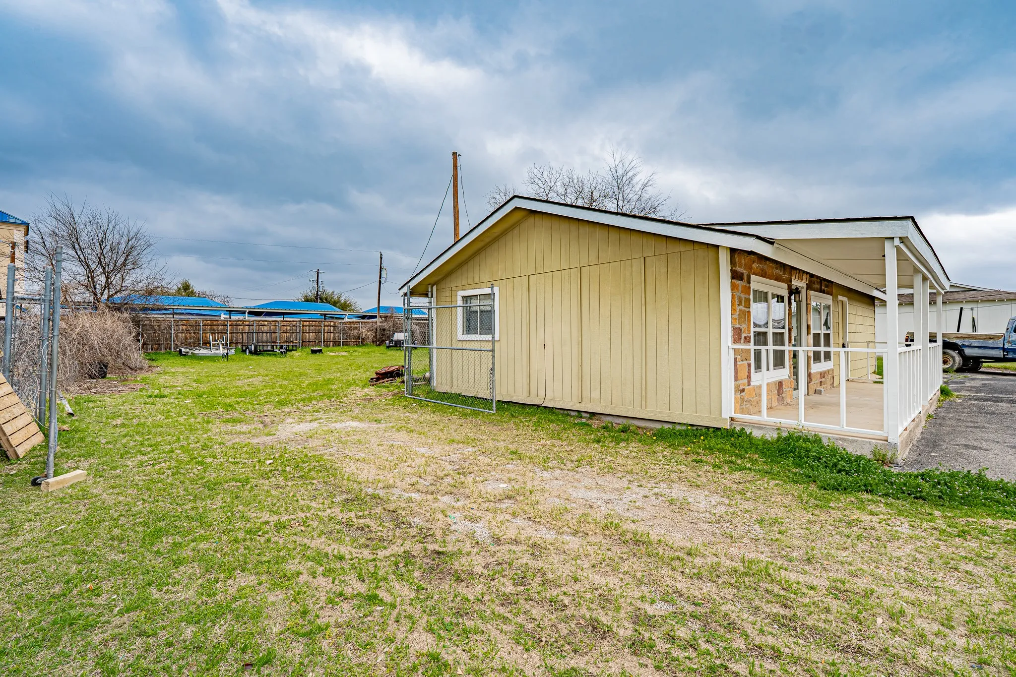 Office For Sale in Hood County , 301 Eastridge Road, Granbury, Texas 76049, 0, 0, Garage spaces, 0 Sqft, built in 1978, Preowned, mls#21201888, Real Estate Agent in Granbury, Homes For Sale in Hood county, Homes For Sale in Granbury, Realtor in Granbury Texas, Real Estate Brokerage Independent Realty Texas, Luminita Cordes Realtor