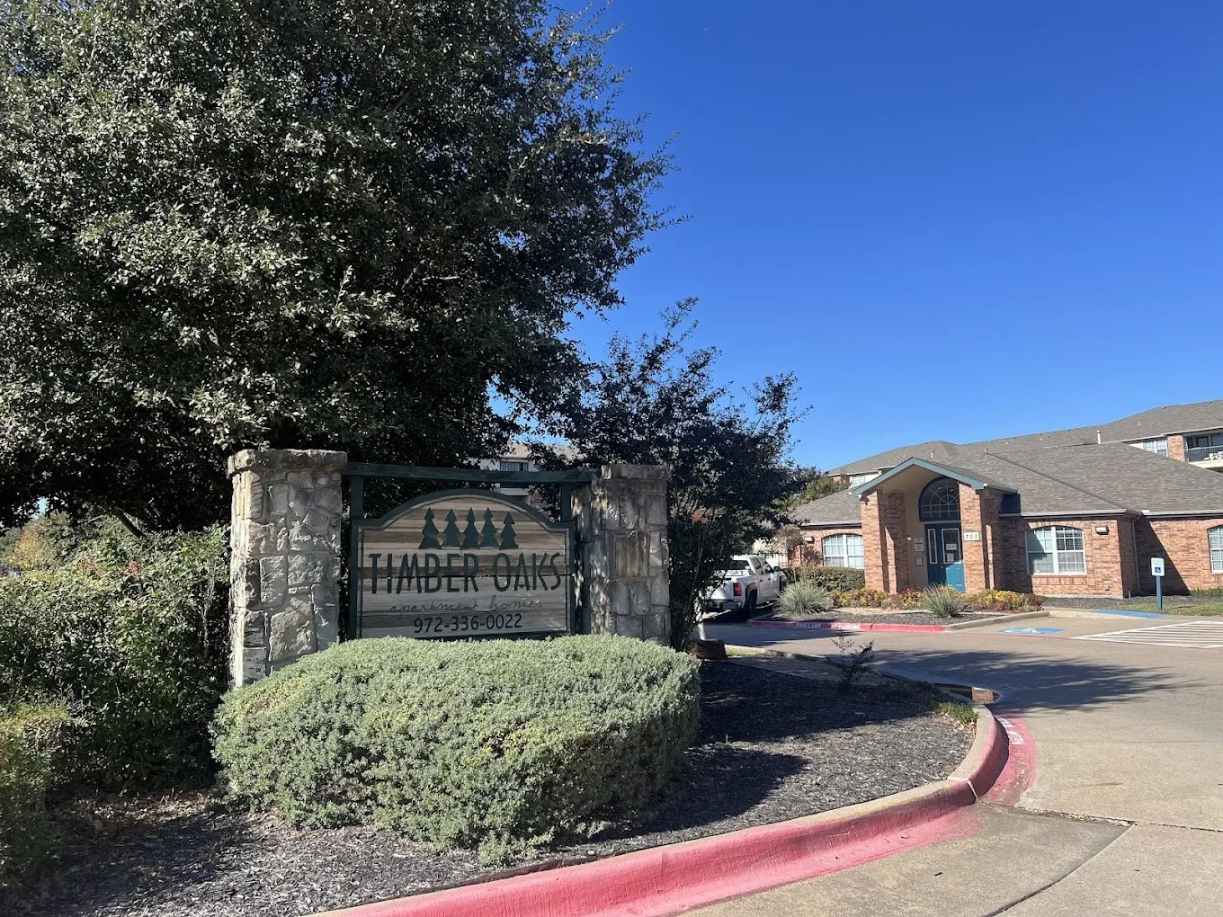 Apartment For Rent in Tarrant County , 700 Timber Oaks Lane, Grand Prairie, Texas 75051, 2 Bedrooms, 2 Bathrooms, Garage spaces, 1,000 Sqft, built in 2003, Price $1,110, mls#21207067, Real Estate Agent in Grand Prairie, Homes For Rent in Tarrant county, Homes For Rent in Grand Prairie, Realtor in Grand Prairie Texas, Real Estate Brokerage Independent Realty Texas, Luminita Cordes Realtor