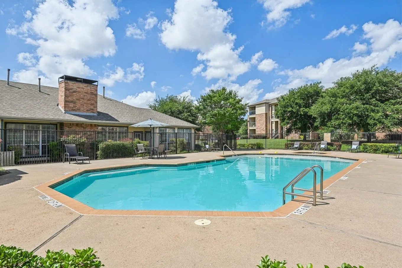 Apartment For Rent in Tarrant County , 700 Timber Oaks Lane, Grand Prairie, Texas 75051, 2 Bedrooms, 2 Bathrooms, Garage spaces, 1,000 Sqft, built in 2003, Price $1,110, mls#21207067, Real Estate Agent in Grand Prairie, Homes For Rent in Tarrant county, Homes For Rent in Grand Prairie, Realtor in Grand Prairie Texas, Real Estate Brokerage Independent Realty Texas, Luminita Cordes Realtor