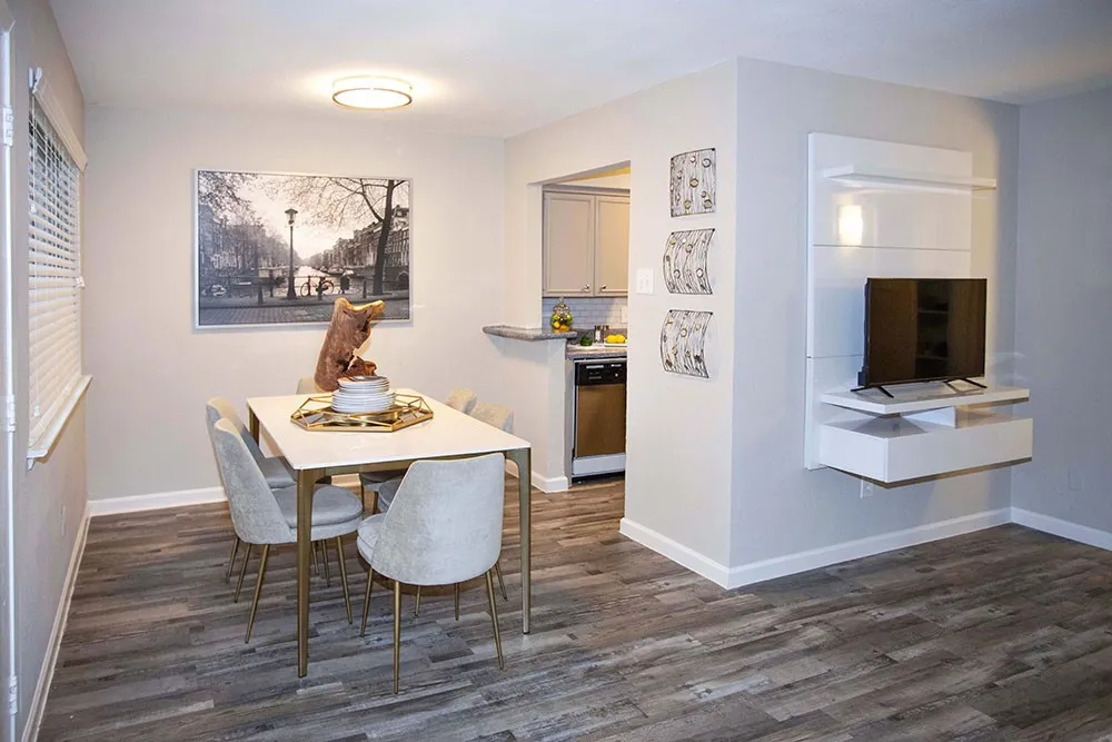 Apartment For Rent in Dallas County , 14208 Heritage Circle, Farmers Branch, Texas 75234, 1 Bedroom, 1 Bathroom, Garage spaces, 640 Sqft, built in 1963, Price $1,240, mls#21207146, Real Estate Agent in Farmers Branch, Homes For Rent in Dallas county, Homes For Rent in Farmers Branch, Realtor in Farmers Branch Texas, Real Estate Brokerage Independent Realty Texas, Luminita Cordes Realtor