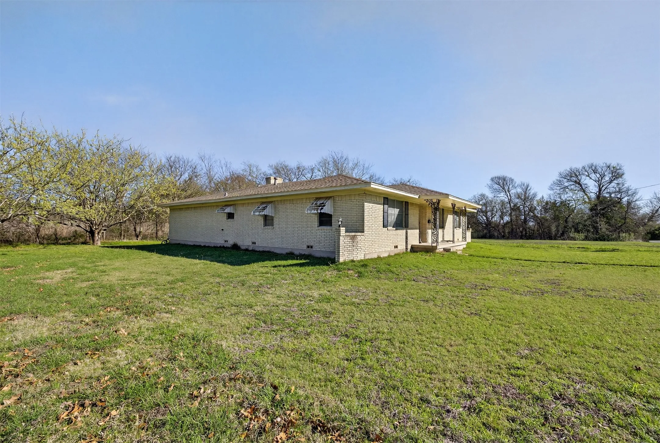Unimproved Land For Sale in Ellis County , 525 Lake Park Avenue, Waxahachie, Texas 75165, 0, 0, Garage spaces, 0 Sqft, built in 1971, mls#21206790, Real Estate Agent in Waxahachie, Homes For Sale in Ellis county, Homes For Sale in Waxahachie, Realtor in Waxahachie Texas, Real Estate Brokerage Independent Realty Texas, Luminita Cordes Realtor
