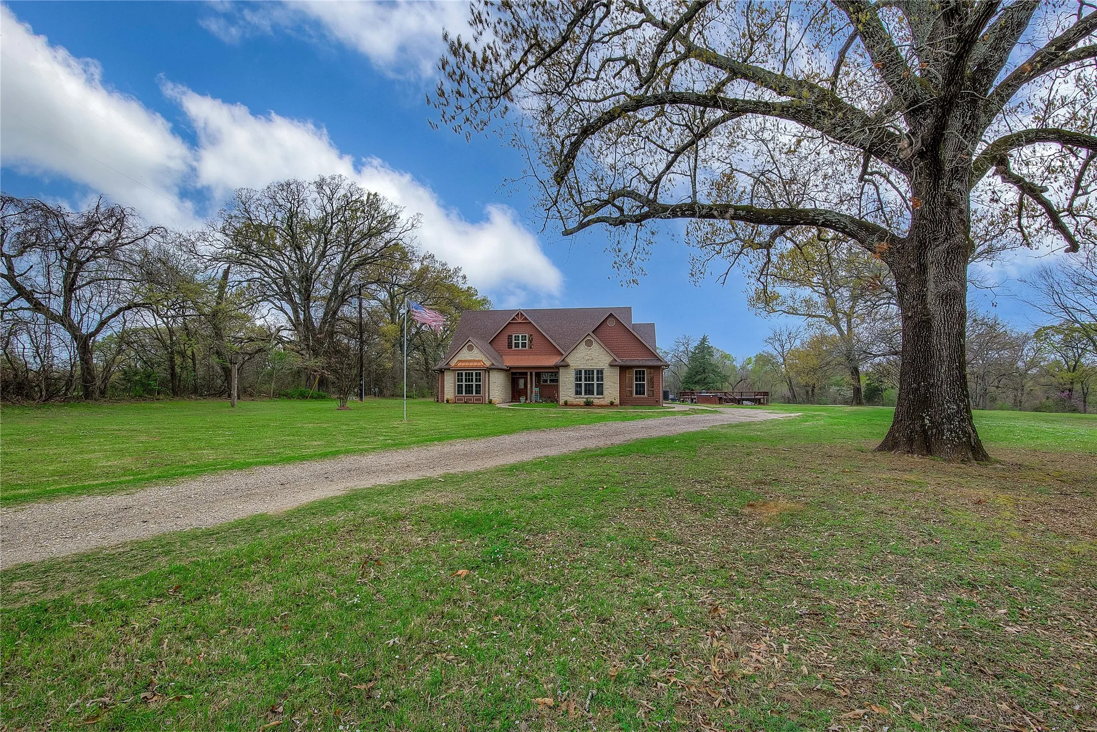 Charming home tucked away in a peaceful countryside setting. ??