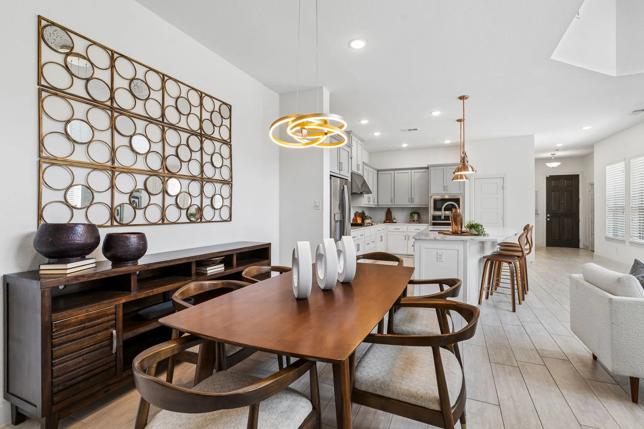 Single Family Residence For Sale in Dallas County , 648 Courtyard Lane, Irving, Texas 75039, 4 Bedroom, 3 Bathroom, 2 Garage spaces, 2,796 Sqft, built in 2019, Preowned, mls#21179354, Real Estate Agent in Irving, Homes For Sale in Dallas county, Homes For Sale in Irving, Realtor in Irving Texas, Real Estate Brokerage Independent Realty Texas, Luminita Cordes Realtor