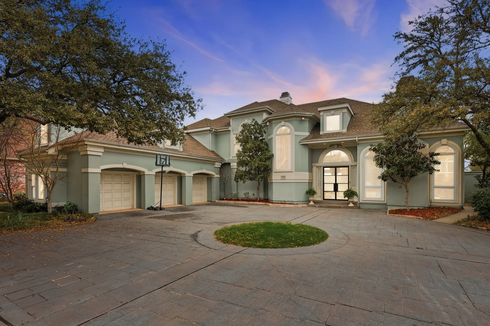 Single Family Residence For Sale in Collin County , 7204 Round Hill Road, Mc Kinney, Texas 75072, 5 Bedroom, 7 Bathroom, 3 Garage spaces, 5,816 Sqft, built in 1988, Preowned, mls#21207177, Real Estate Agent in Mc Kinney, Homes For Sale in Collin county, Homes For Sale in Mc Kinney, Realtor in Mc Kinney Texas, Real Estate Brokerage Independent Realty Texas, Luminita Cordes Realtor