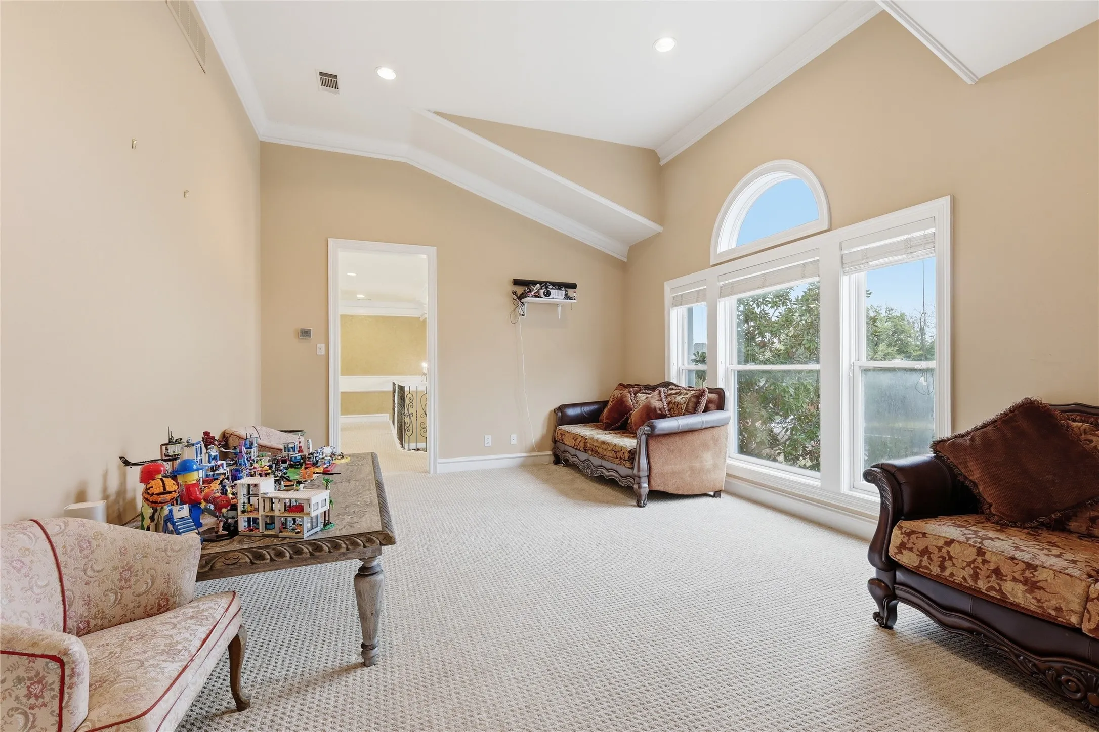 Single Family Residence For Sale in Collin County , 7204 Round Hill Road, Mc Kinney, Texas 75072, 5 Bedroom, 7 Bathroom, 3 Garage spaces, 5,816 Sqft, built in 1988, Preowned, mls#21207177, Real Estate Agent in Mc Kinney, Homes For Sale in Collin county, Homes For Sale in Mc Kinney, Realtor in Mc Kinney Texas, Real Estate Brokerage Independent Realty Texas, Luminita Cordes Realtor