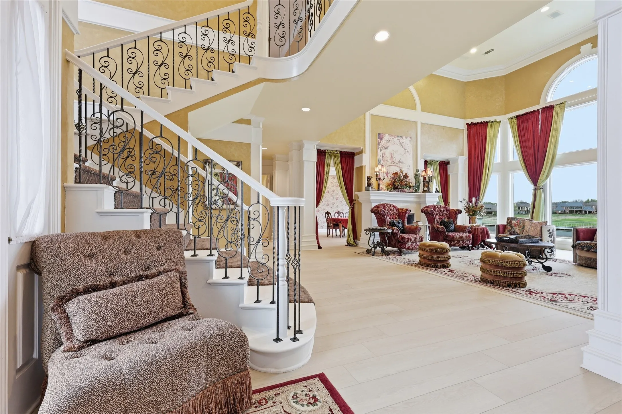 Single Family Residence For Sale in Collin County , 7204 Round Hill Road, Mc Kinney, Texas 75072, 5 Bedroom, 7 Bathroom, 3 Garage spaces, 5,816 Sqft, built in 1988, Preowned, mls#21207177, Real Estate Agent in Mc Kinney, Homes For Sale in Collin county, Homes For Sale in Mc Kinney, Realtor in Mc Kinney Texas, Real Estate Brokerage Independent Realty Texas, Luminita Cordes Realtor