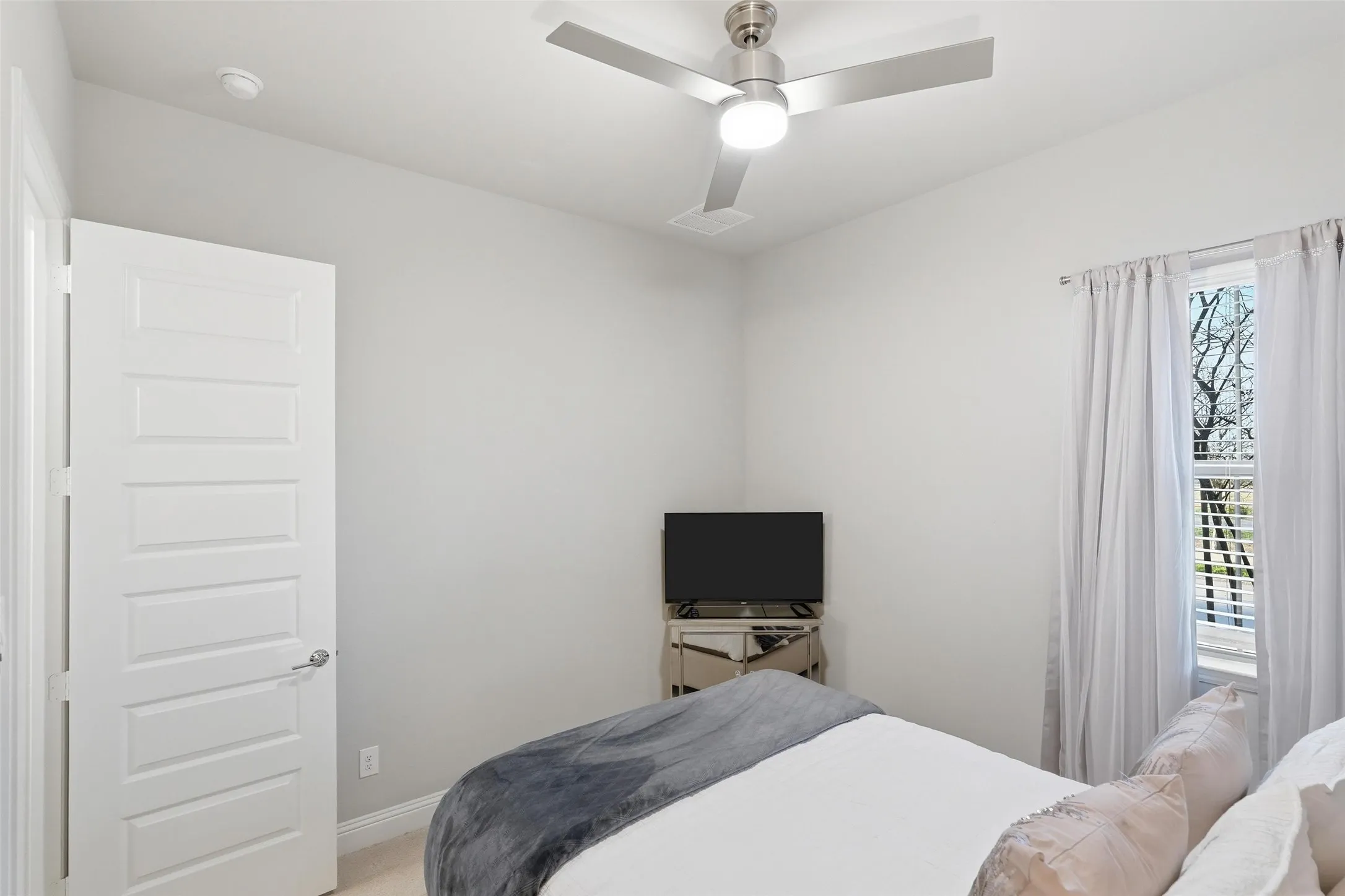 Single Family Residence For Sale in Collin County , 480 Caitlyn Way, Fairview, Texas 75069, 3 Bedrooms, 2 Bathrooms, 2 Garage spaces, 1,809 Sqft, built in 2021, Price $459,000, mls#21206067, Real Estate Agent in Fairview, Homes For Sale in Collin county, Homes For Sale in Fairview, Realtor in Fairview Texas, Real Estate Brokerage Independent Realty Texas, Luminita Cordes Realtor