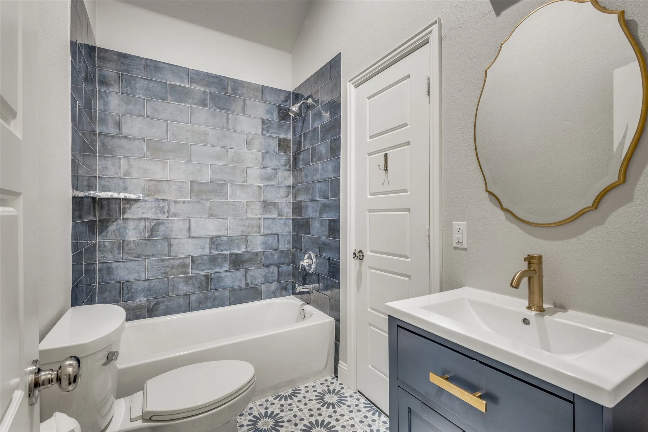 Single Family Residence For Sale in Collin County , 1820 Ann Street, Celina, Texas 75009, 4 Bedroom, 4 Bathroom, 2 Garage spaces, 2,451 Sqft, built in 2019, Preowned, mls#21206511, Real Estate Agent in Celina, Homes For Sale in Collin county, Homes For Sale in Celina, Realtor in Celina Texas, Real Estate Brokerage Independent Realty Texas, Luminita Cordes Realtor