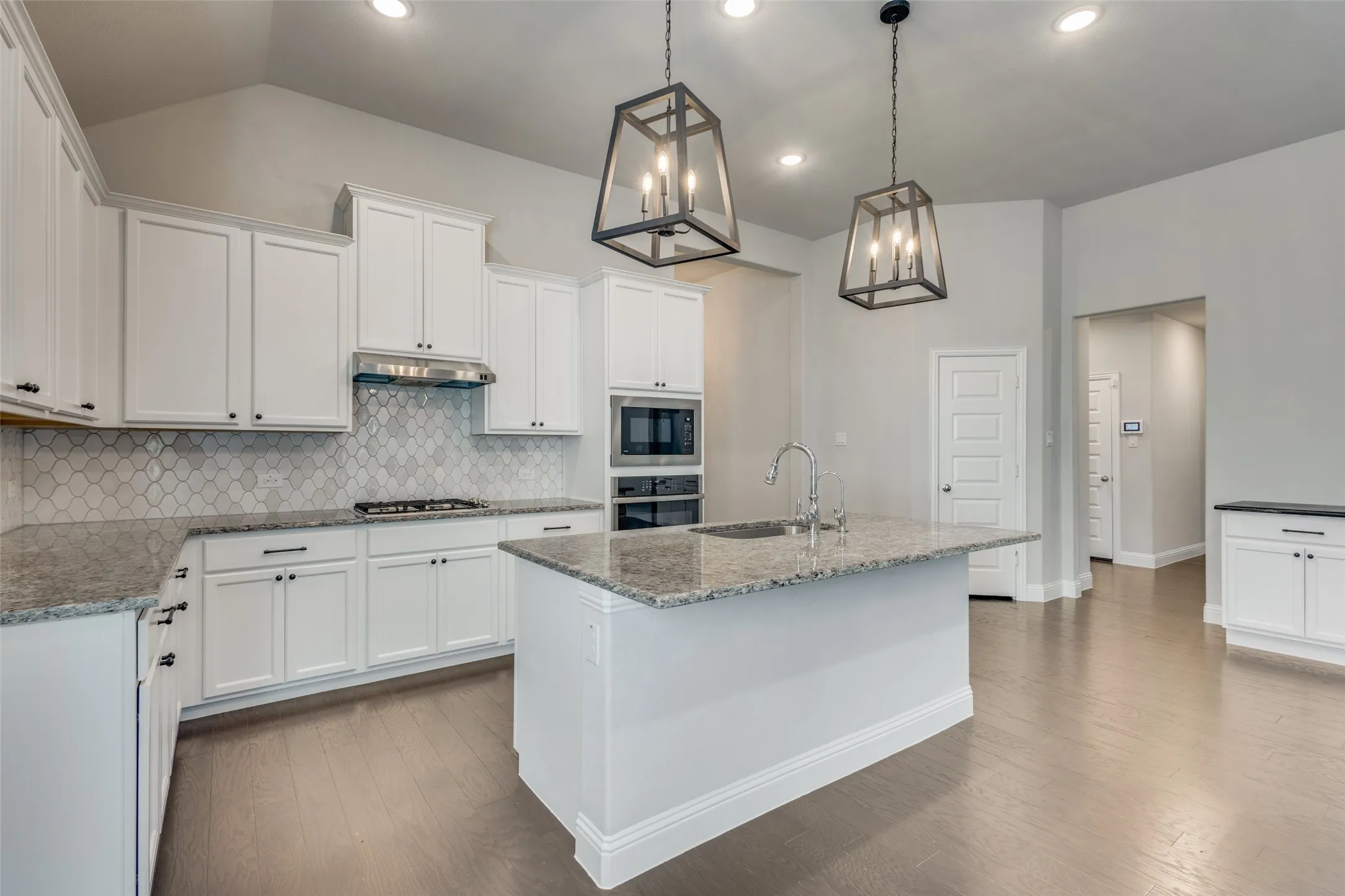 Single Family Residence For Sale in Collin County , 1820 Ann Street, Celina, Texas 75009, 4 Bedroom, 4 Bathroom, 2 Garage spaces, 2,451 Sqft, built in 2019, Preowned, mls#21206511, Real Estate Agent in Celina, Homes For Sale in Collin county, Homes For Sale in Celina, Realtor in Celina Texas, Real Estate Brokerage Independent Realty Texas, Luminita Cordes Realtor