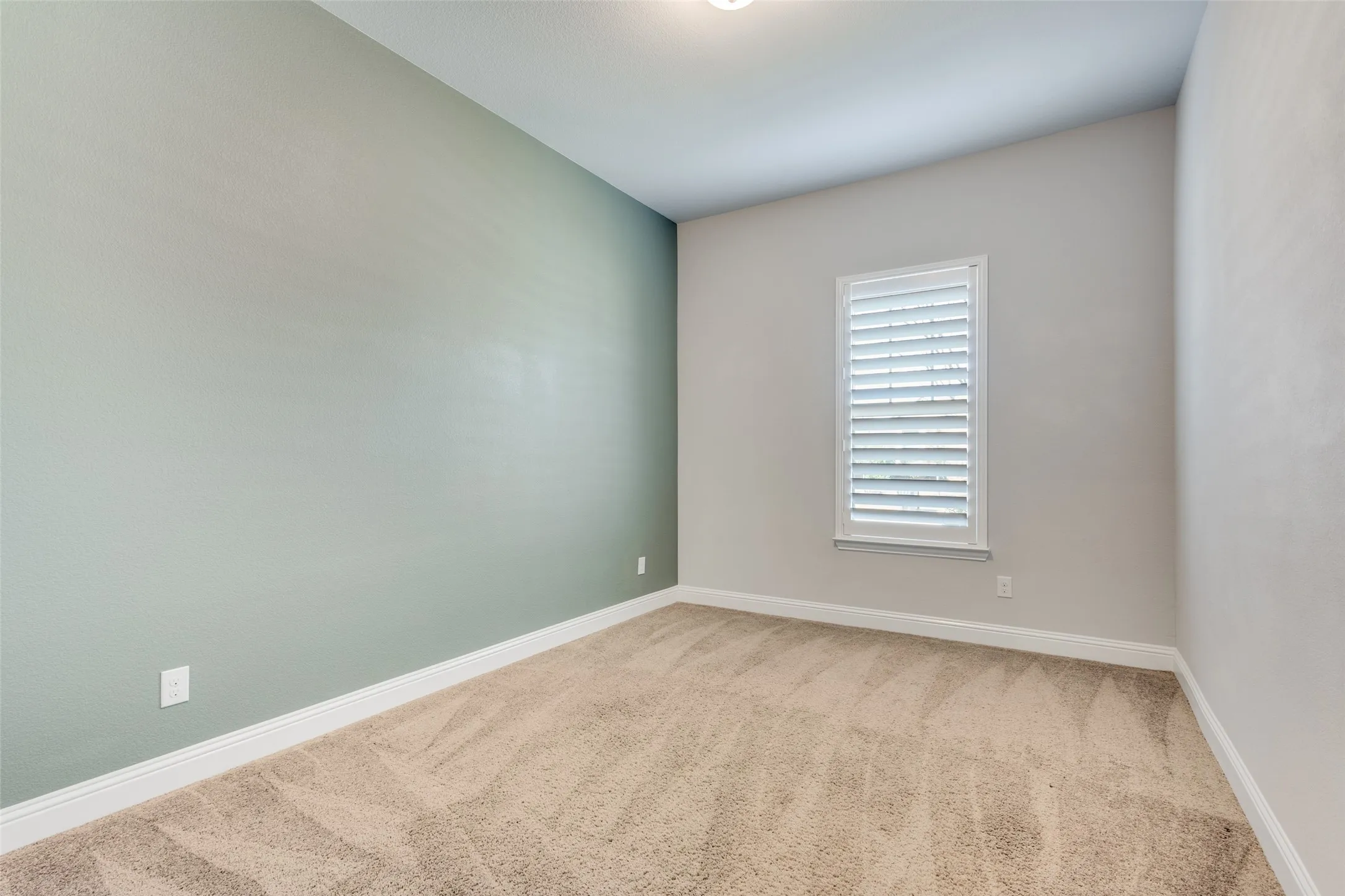 Single Family Residence For Sale in Collin County , 1820 Ann Street, Celina, Texas 75009, 4 Bedroom, 4 Bathroom, 2 Garage spaces, 2,451 Sqft, built in 2019, Preowned, mls#21206511, Real Estate Agent in Celina, Homes For Sale in Collin county, Homes For Sale in Celina, Realtor in Celina Texas, Real Estate Brokerage Independent Realty Texas, Luminita Cordes Realtor