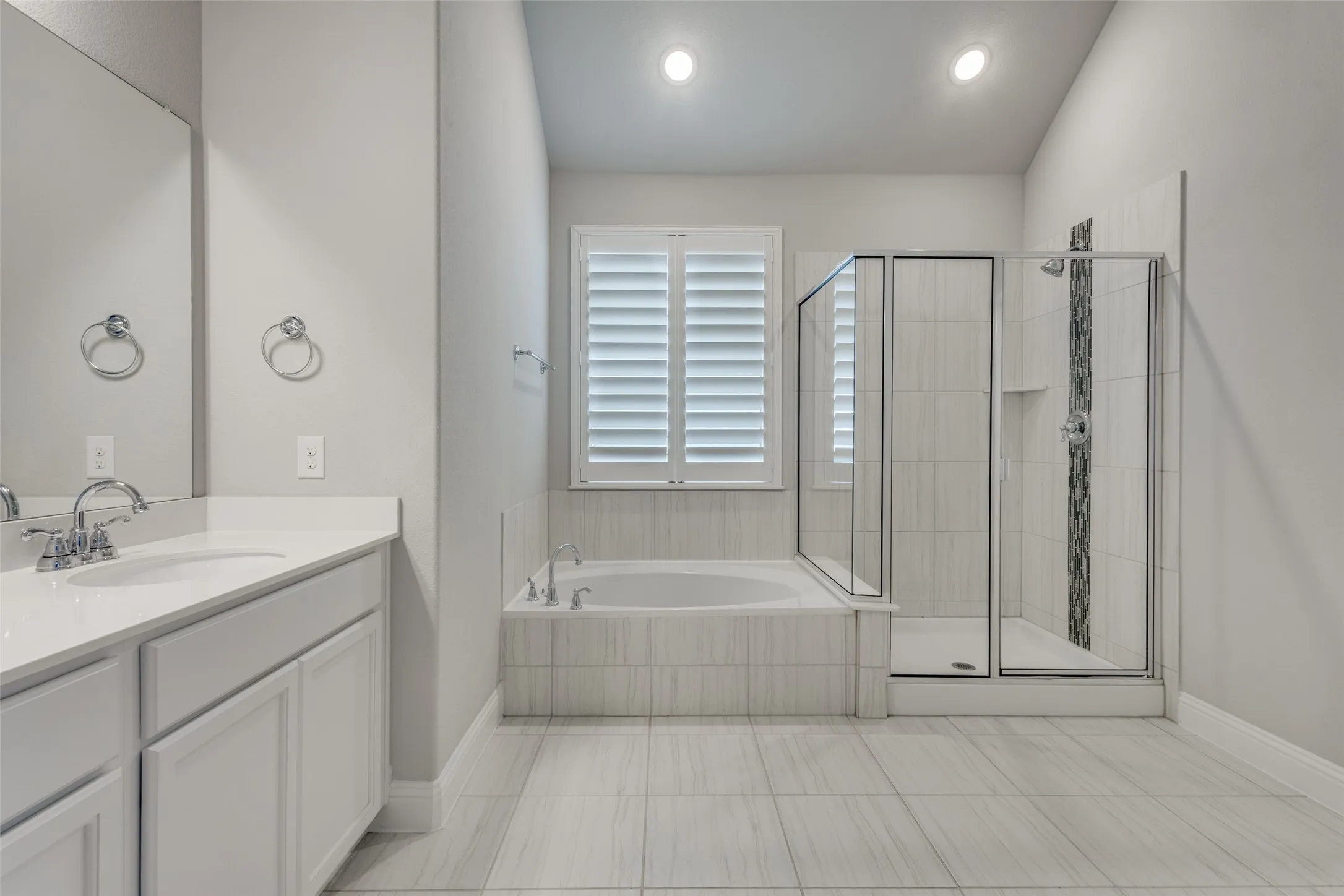 Single Family Residence For Sale in Collin County , 1820 Ann Street, Celina, Texas 75009, 4 Bedroom, 4 Bathroom, 2 Garage spaces, 2,451 Sqft, built in 2019, Preowned, mls#21206511, Real Estate Agent in Celina, Homes For Sale in Collin county, Homes For Sale in Celina, Realtor in Celina Texas, Real Estate Brokerage Independent Realty Texas, Luminita Cordes Realtor