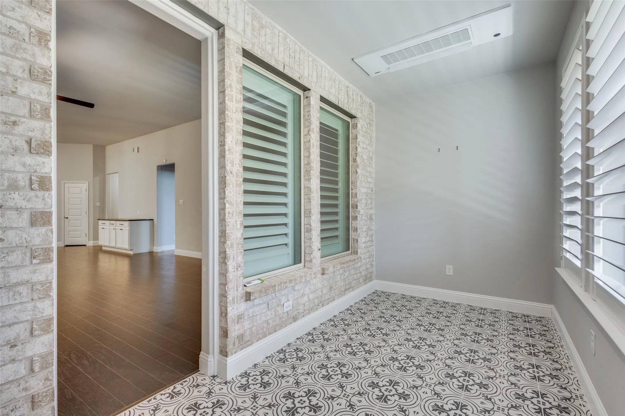 Single Family Residence For Sale in Collin County , 1820 Ann Street, Celina, Texas 75009, 4 Bedroom, 4 Bathroom, 2 Garage spaces, 2,451 Sqft, built in 2019, Preowned, mls#21206511, Real Estate Agent in Celina, Homes For Sale in Collin county, Homes For Sale in Celina, Realtor in Celina Texas, Real Estate Brokerage Independent Realty Texas, Luminita Cordes Realtor