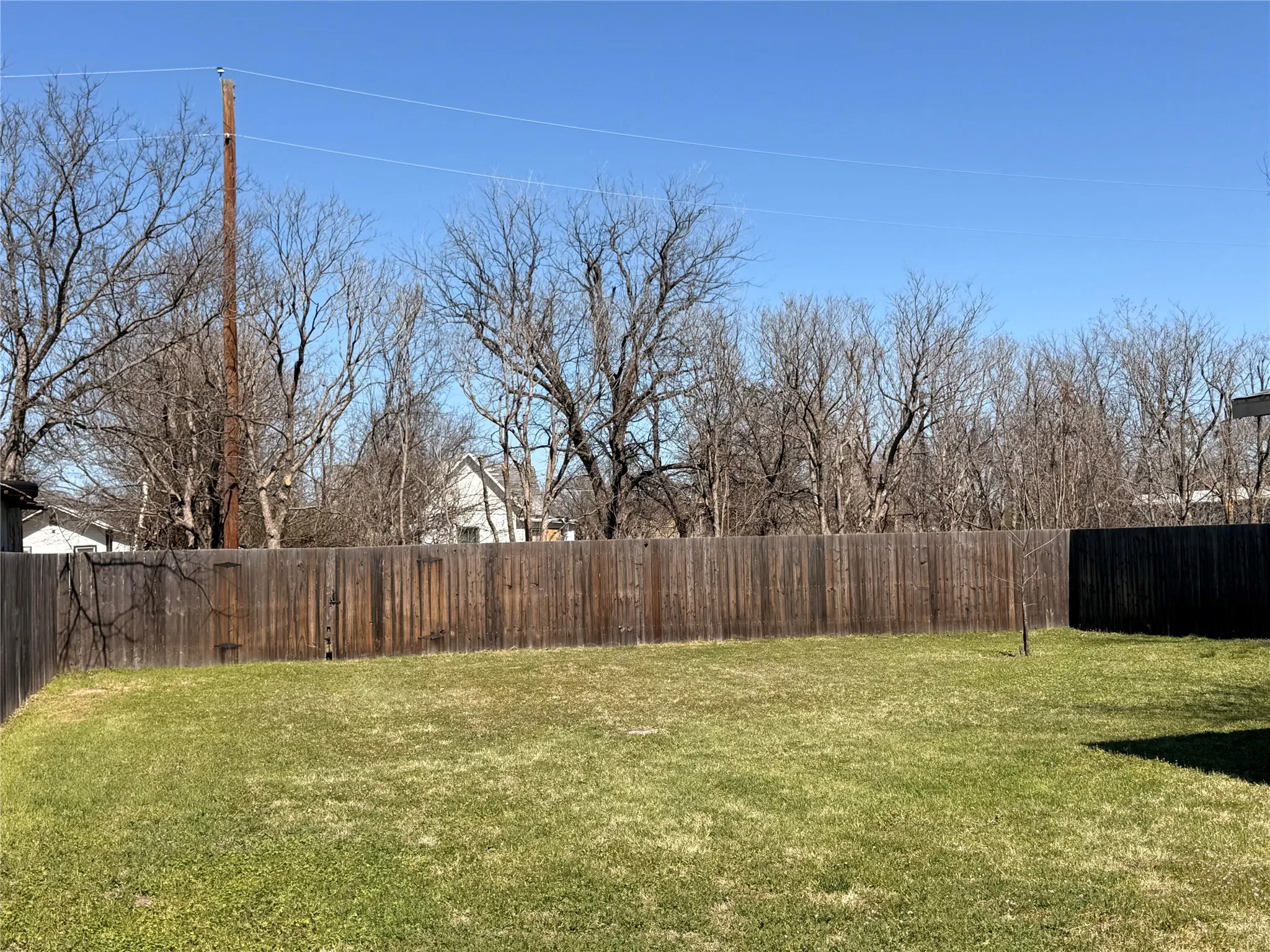 Single Family Residence For Sale in Young County , 312 W Church Street, Olney, Texas 76374, 3 Bedroom, 2 Bathroom, 1 Garage spaces, 1,444 Sqft, built in 1965, mls#21200294, Real Estate Agent in Olney, Homes For Sale in Young county, Homes For Sale in Olney, Realtor in Olney Texas, Real Estate Brokerage Independent Realty Texas, Luminita Cordes Realtor