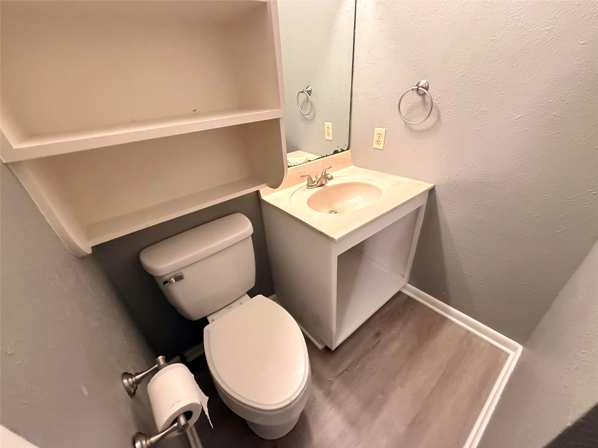 Single Family Residence For Sale in Young County , 312 W Church Street, Olney, Texas 76374, 3 Bedroom, 2 Bathroom, 1 Garage spaces, 1,444 Sqft, built in 1965, mls#21200294, Real Estate Agent in Olney, Homes For Sale in Young county, Homes For Sale in Olney, Realtor in Olney Texas, Real Estate Brokerage Independent Realty Texas, Luminita Cordes Realtor