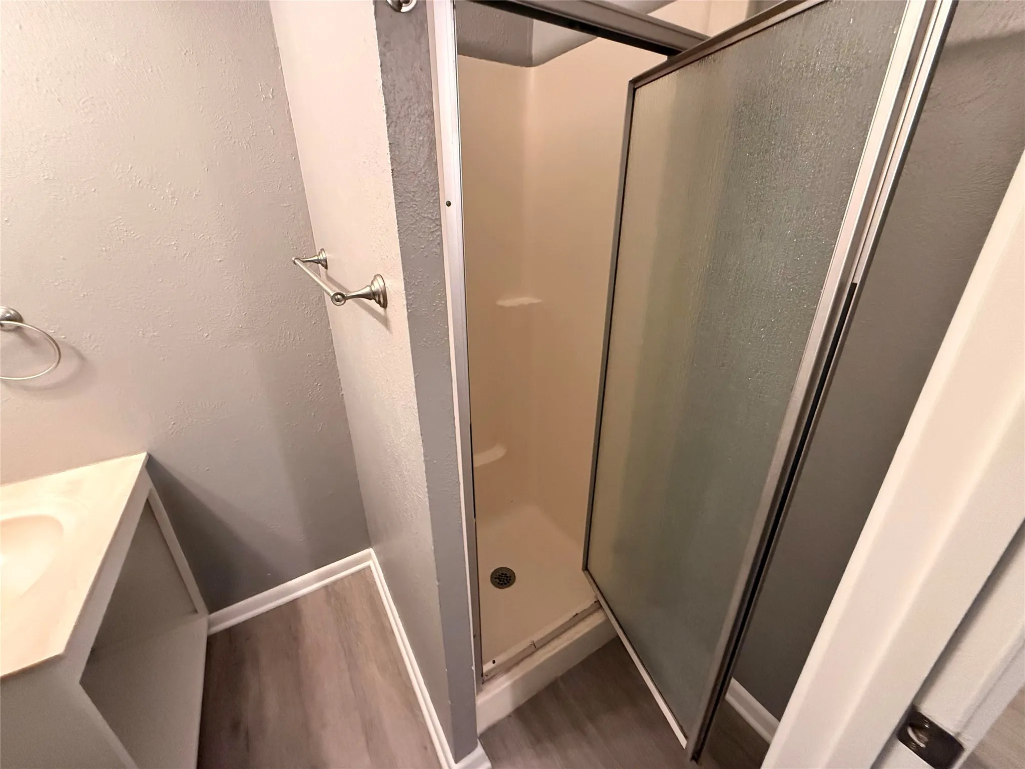 Single Family Residence For Sale in Young County , 312 W Church Street, Olney, Texas 76374, 3 Bedroom, 2 Bathroom, 1 Garage spaces, 1,444 Sqft, built in 1965, mls#21200294, Real Estate Agent in Olney, Homes For Sale in Young county, Homes For Sale in Olney, Realtor in Olney Texas, Real Estate Brokerage Independent Realty Texas, Luminita Cordes Realtor
