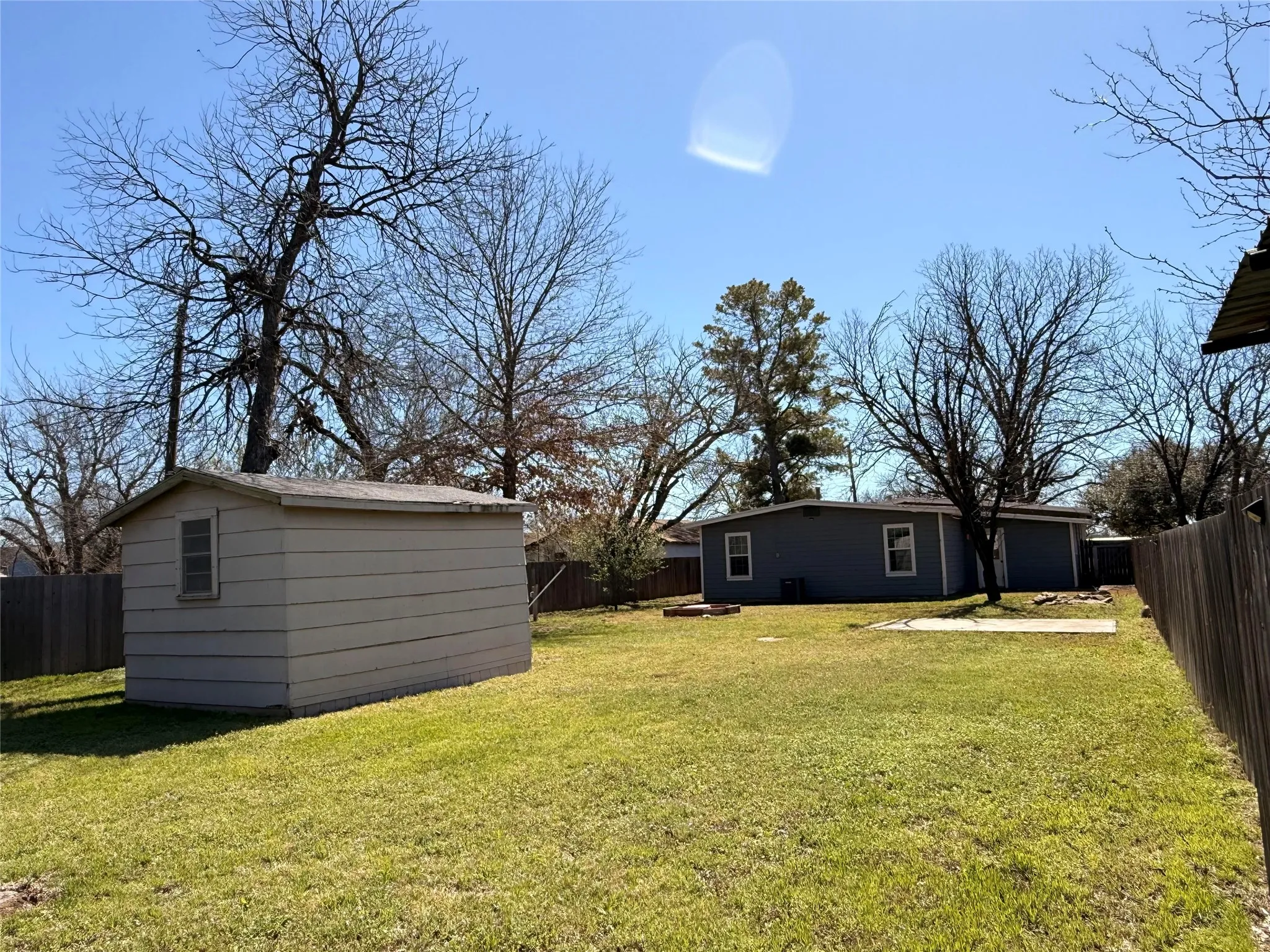 Single Family Residence For Sale in Young County , 312 W Church Street, Olney, Texas 76374, 3 Bedroom, 2 Bathroom, 1 Garage spaces, 1,444 Sqft, built in 1965, mls#21200294, Real Estate Agent in Olney, Homes For Sale in Young county, Homes For Sale in Olney, Realtor in Olney Texas, Real Estate Brokerage Independent Realty Texas, Luminita Cordes Realtor