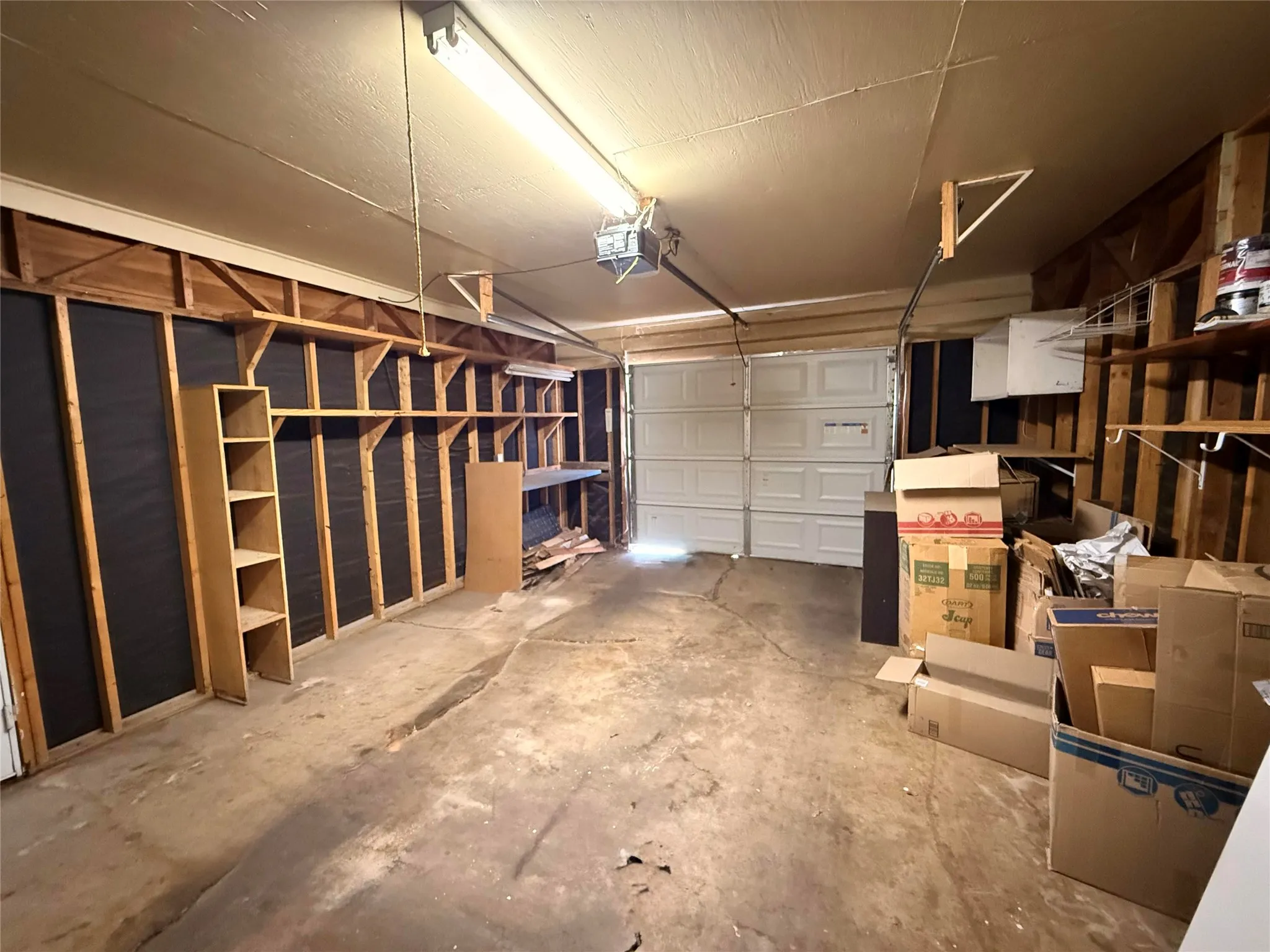Single Family Residence For Sale in Young County , 312 W Church Street, Olney, Texas 76374, 3 Bedroom, 2 Bathroom, 1 Garage spaces, 1,444 Sqft, built in 1965, mls#21200294, Real Estate Agent in Olney, Homes For Sale in Young county, Homes For Sale in Olney, Realtor in Olney Texas, Real Estate Brokerage Independent Realty Texas, Luminita Cordes Realtor