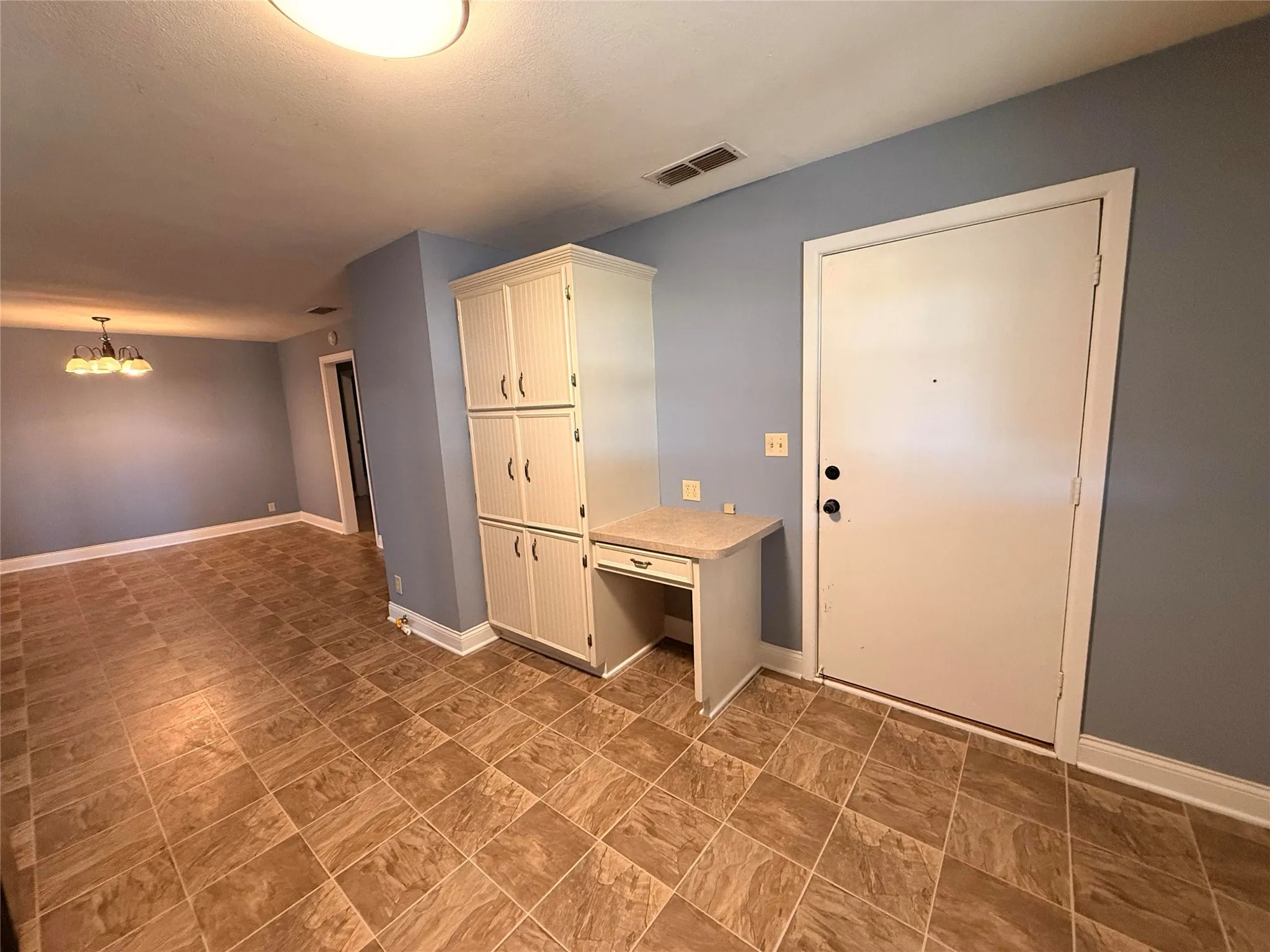 Single Family Residence For Sale in Young County , 312 W Church Street, Olney, Texas 76374, 3 Bedroom, 2 Bathroom, 1 Garage spaces, 1,444 Sqft, built in 1965, mls#21200294, Real Estate Agent in Olney, Homes For Sale in Young county, Homes For Sale in Olney, Realtor in Olney Texas, Real Estate Brokerage Independent Realty Texas, Luminita Cordes Realtor