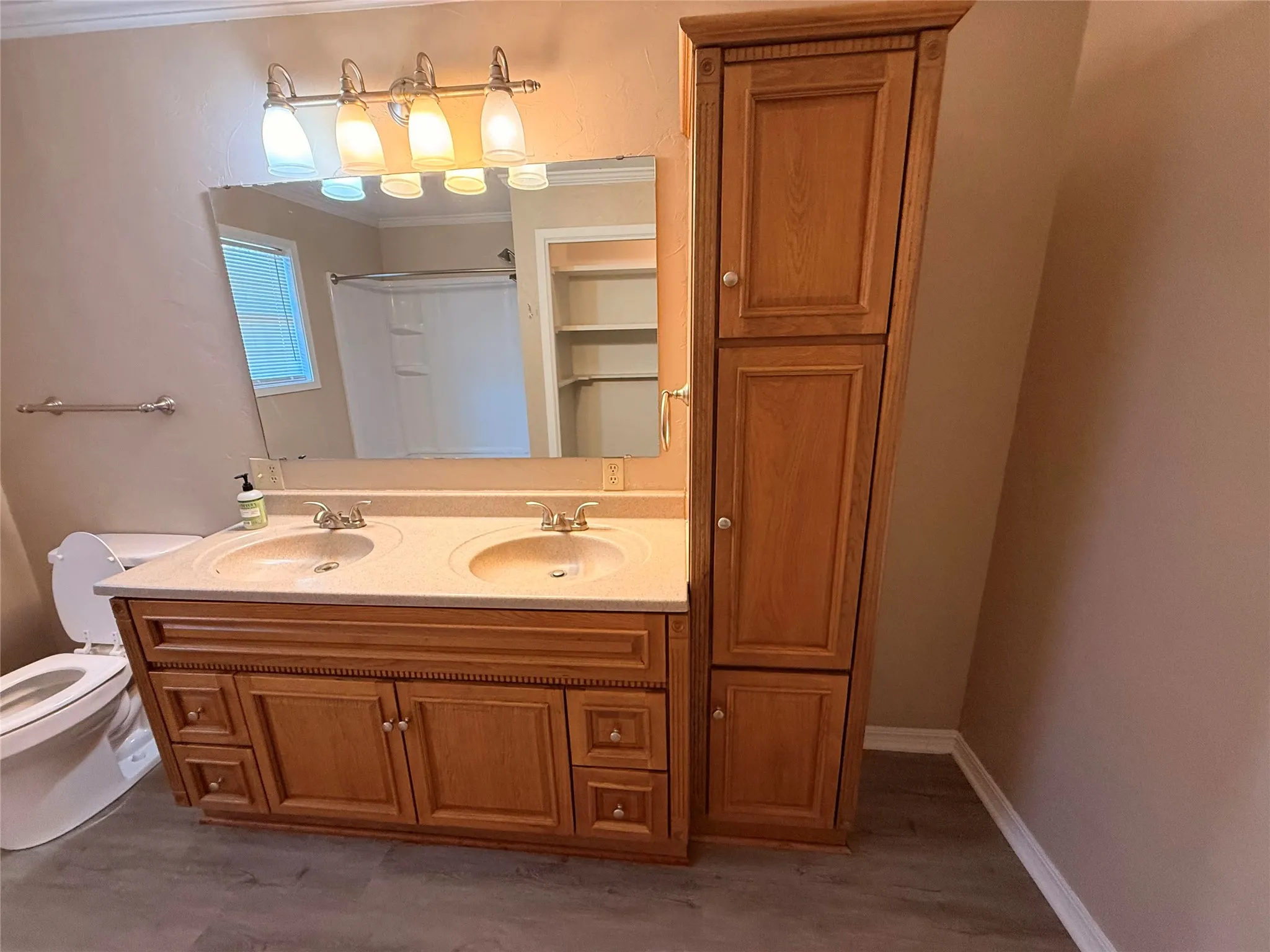 Single Family Residence For Sale in Young County , 312 W Church Street, Olney, Texas 76374, 3 Bedroom, 2 Bathroom, 1 Garage spaces, 1,444 Sqft, built in 1965, mls#21200294, Real Estate Agent in Olney, Homes For Sale in Young county, Homes For Sale in Olney, Realtor in Olney Texas, Real Estate Brokerage Independent Realty Texas, Luminita Cordes Realtor