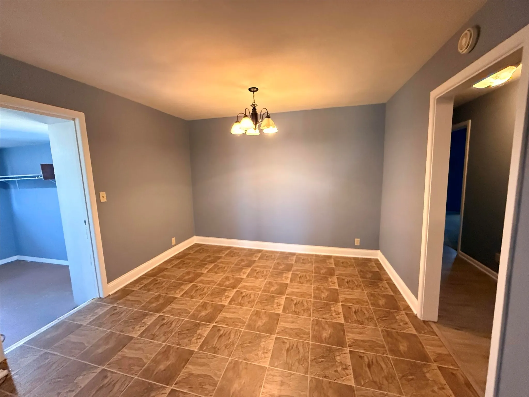 Single Family Residence For Sale in Young County , 312 W Church Street, Olney, Texas 76374, 3 Bedroom, 2 Bathroom, 1 Garage spaces, 1,444 Sqft, built in 1965, mls#21200294, Real Estate Agent in Olney, Homes For Sale in Young county, Homes For Sale in Olney, Realtor in Olney Texas, Real Estate Brokerage Independent Realty Texas, Luminita Cordes Realtor