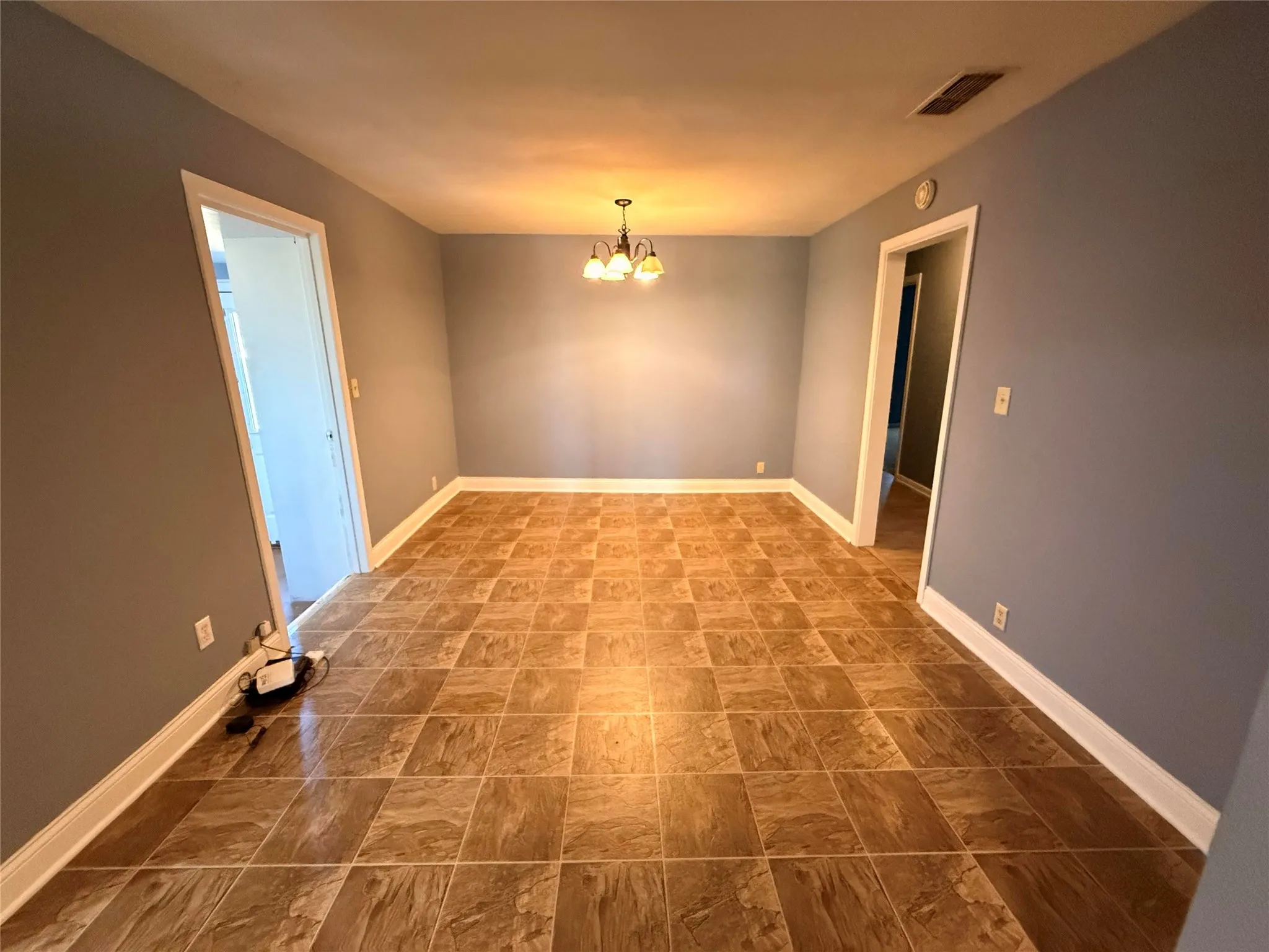 Single Family Residence For Sale in Young County , 312 W Church Street, Olney, Texas 76374, 3 Bedroom, 2 Bathroom, 1 Garage spaces, 1,444 Sqft, built in 1965, mls#21200294, Real Estate Agent in Olney, Homes For Sale in Young county, Homes For Sale in Olney, Realtor in Olney Texas, Real Estate Brokerage Independent Realty Texas, Luminita Cordes Realtor