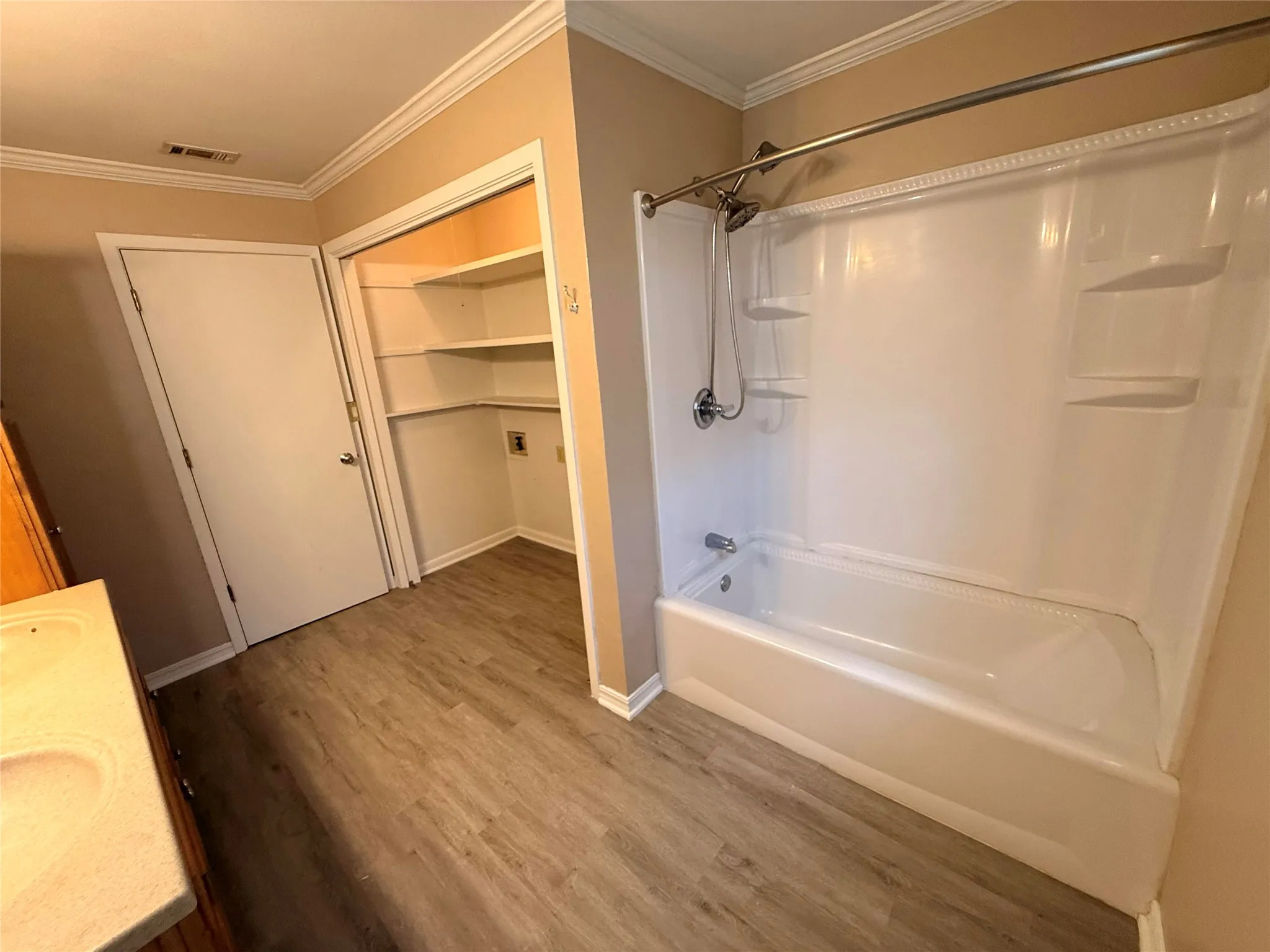 Single Family Residence For Sale in Young County , 312 W Church Street, Olney, Texas 76374, 3 Bedroom, 2 Bathroom, 1 Garage spaces, 1,444 Sqft, built in 1965, mls#21200294, Real Estate Agent in Olney, Homes For Sale in Young county, Homes For Sale in Olney, Realtor in Olney Texas, Real Estate Brokerage Independent Realty Texas, Luminita Cordes Realtor
