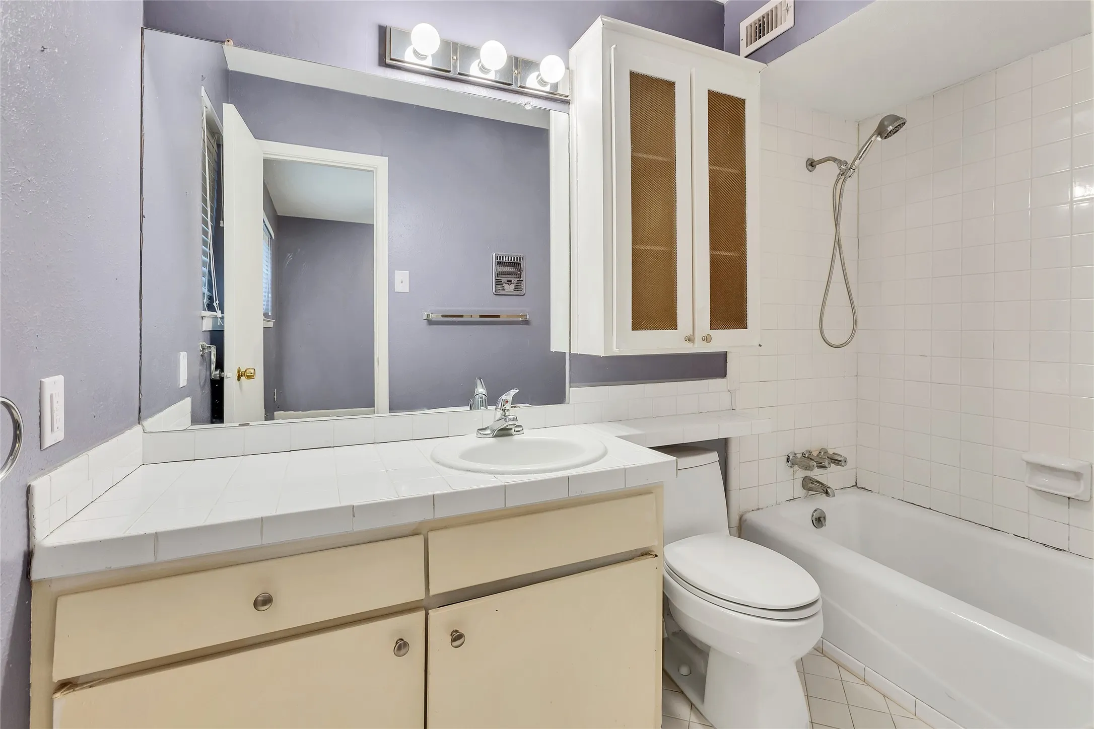 Condominium For Sale in Dallas County , 7721 Meadow Park Drive 102, Dallas, Texas 75230, 2 Bedroom, 2 Bathroom, Garage spaces, 1,126 Sqft, built in 1965, Preowned, Price $180,000, mls#21207537, Real Estate Agent in Dallas, Homes For Sale in Dallas county, Homes For Sale in Dallas, Realtor in Dallas Texas, Real Estate Brokerage Independent Realty Texas, Luminita Cordes Realtor
