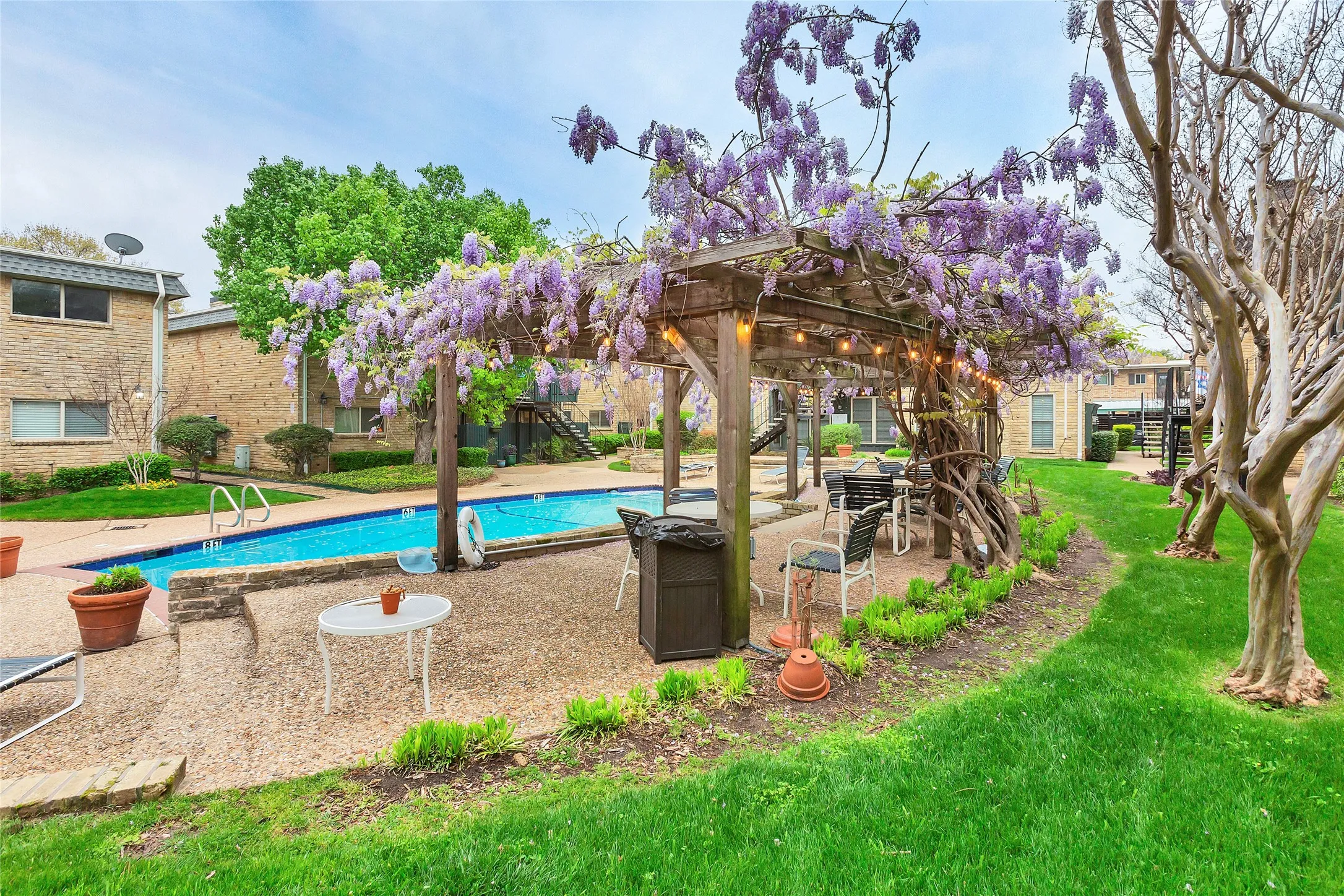 Condominium For Sale in Dallas County , 7721 Meadow Park Drive 102, Dallas, Texas 75230, 2 Bedroom, 2 Bathroom, Garage spaces, 1,126 Sqft, built in 1965, Preowned, Price $180,000, mls#21207537, Real Estate Agent in Dallas, Homes For Sale in Dallas county, Homes For Sale in Dallas, Realtor in Dallas Texas, Real Estate Brokerage Independent Realty Texas, Luminita Cordes Realtor