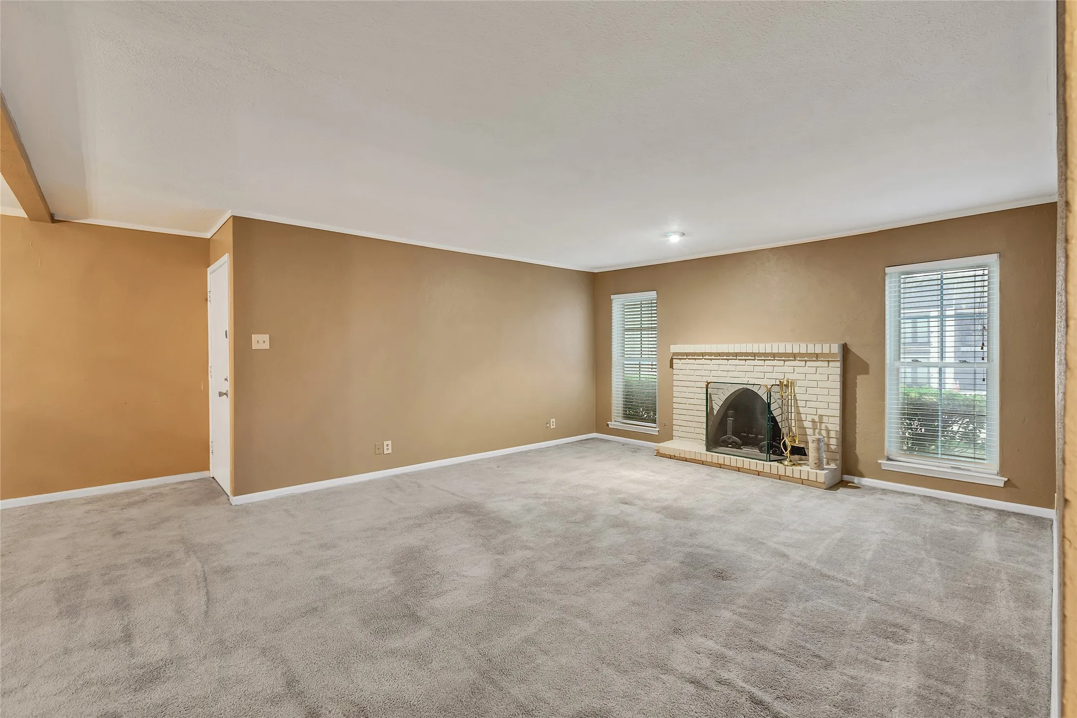 Condominium For Sale in Dallas County , 7721 Meadow Park Drive 102, Dallas, Texas 75230, 2 Bedroom, 2 Bathroom, Garage spaces, 1,126 Sqft, built in 1965, Preowned, Price $180,000, mls#21207537, Real Estate Agent in Dallas, Homes For Sale in Dallas county, Homes For Sale in Dallas, Realtor in Dallas Texas, Real Estate Brokerage Independent Realty Texas, Luminita Cordes Realtor