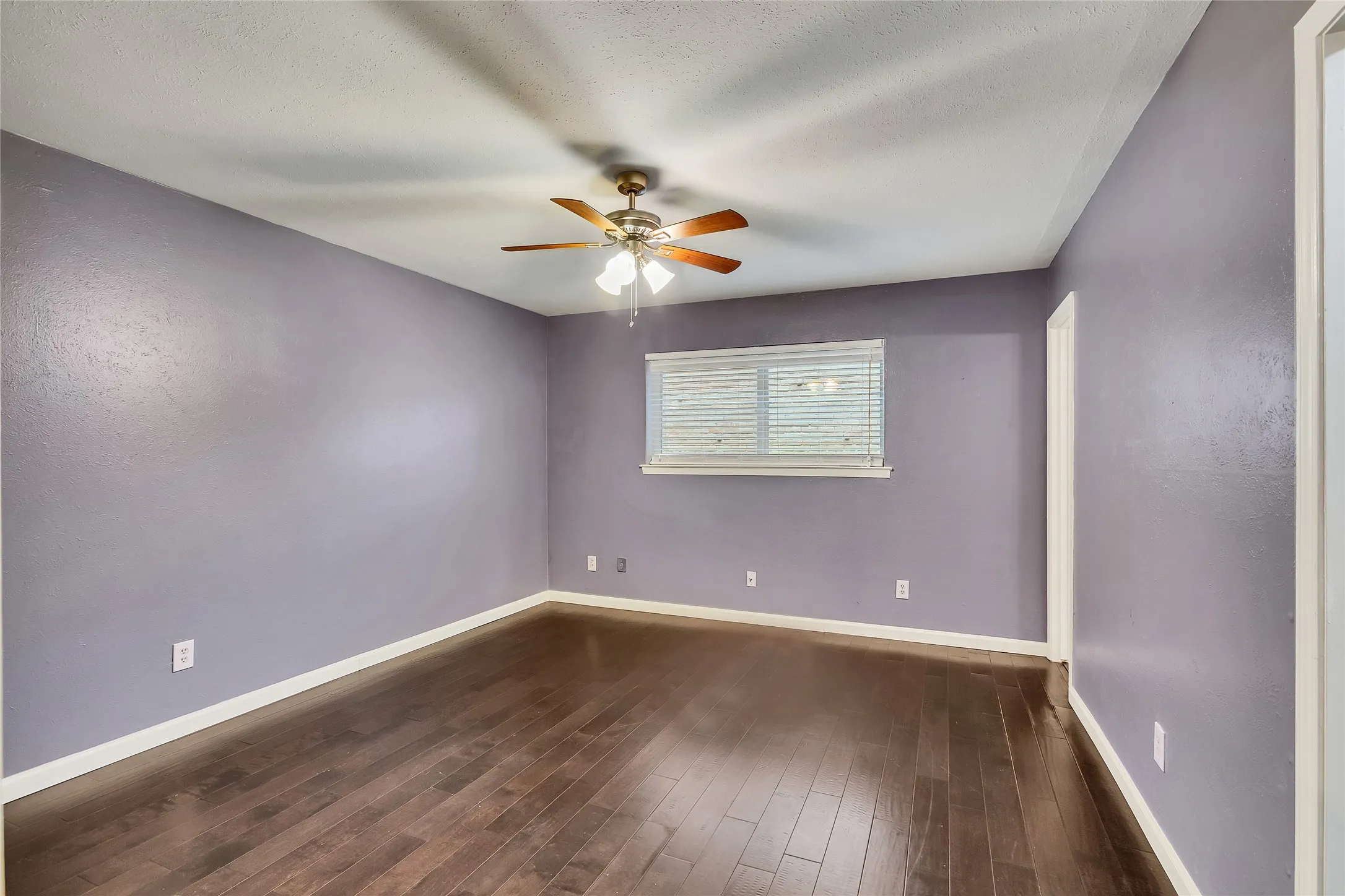 Condominium For Sale in Dallas County , 7721 Meadow Park Drive 102, Dallas, Texas 75230, 2 Bedroom, 2 Bathroom, Garage spaces, 1,126 Sqft, built in 1965, Preowned, Price $180,000, mls#21207537, Real Estate Agent in Dallas, Homes For Sale in Dallas county, Homes For Sale in Dallas, Realtor in Dallas Texas, Real Estate Brokerage Independent Realty Texas, Luminita Cordes Realtor