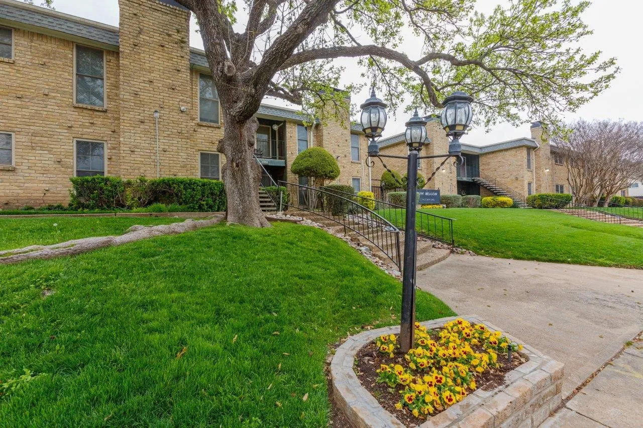 Condominium For Sale in Dallas County , 7721 Meadow Park Drive 102, Dallas, Texas 75230, 2 Bedroom, 2 Bathroom, Garage spaces, 1,126 Sqft, built in 1965, Preowned, Price $180,000, mls#21207537, Real Estate Agent in Dallas, Homes For Sale in Dallas county, Homes For Sale in Dallas, Realtor in Dallas Texas, Real Estate Brokerage Independent Realty Texas, Luminita Cordes Realtor