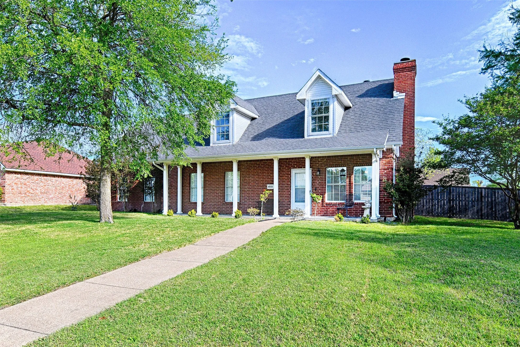 Single Family Residence For Sale in Dallas County , 4805 Hunters Ridge Drive, Sachse, Texas 75048, 3 Bedroom, 2 Bathroom, 2 Garage spaces, 1,659 Sqft, built in 1993, Preowned, mls#21195849, Real Estate Agent in Sachse, Homes For Sale in Dallas county, Homes For Sale in Sachse, Realtor in Sachse Texas, Real Estate Brokerage Independent Realty Texas, Luminita Cordes Realtor