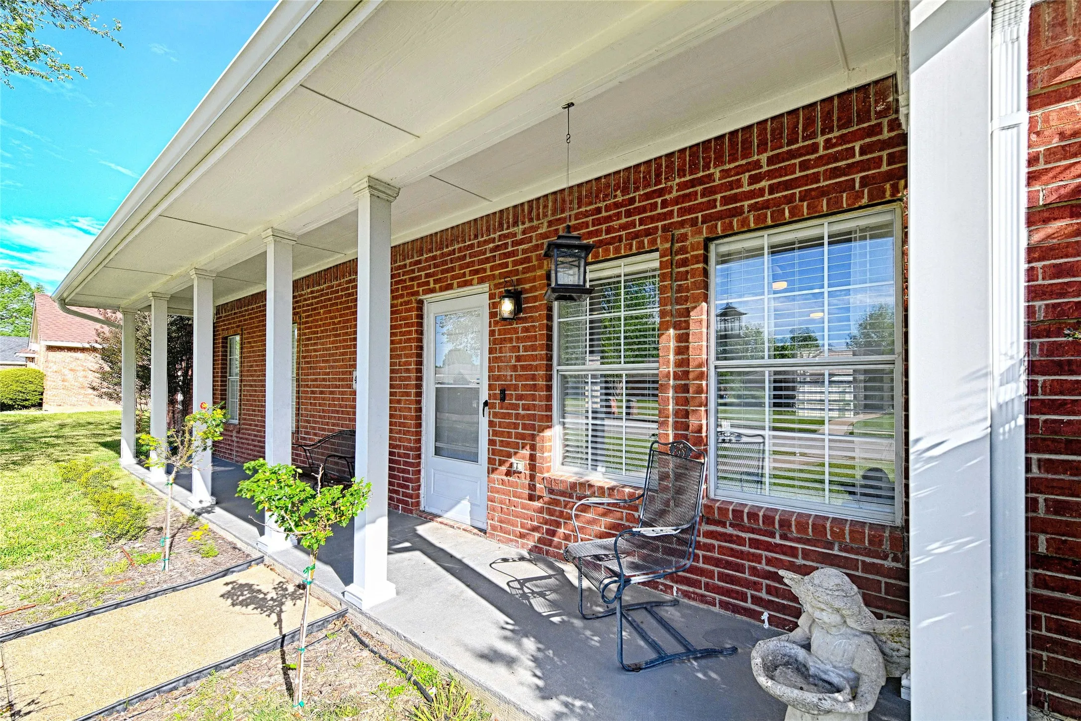Single Family Residence For Sale in Dallas County , 4805 Hunters Ridge Drive, Sachse, Texas 75048, 3 Bedroom, 2 Bathroom, 2 Garage spaces, 1,659 Sqft, built in 1993, Preowned, mls#21195849, Real Estate Agent in Sachse, Homes For Sale in Dallas county, Homes For Sale in Sachse, Realtor in Sachse Texas, Real Estate Brokerage Independent Realty Texas, Luminita Cordes Realtor