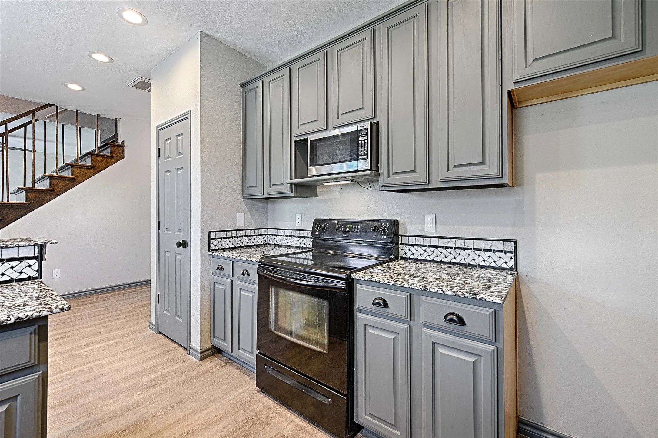 Single Family Residence For Sale in Dallas County , 4805 Hunters Ridge Drive, Sachse, Texas 75048, 3 Bedroom, 2 Bathroom, 2 Garage spaces, 1,659 Sqft, built in 1993, Preowned, mls#21195849, Real Estate Agent in Sachse, Homes For Sale in Dallas county, Homes For Sale in Sachse, Realtor in Sachse Texas, Real Estate Brokerage Independent Realty Texas, Luminita Cordes Realtor