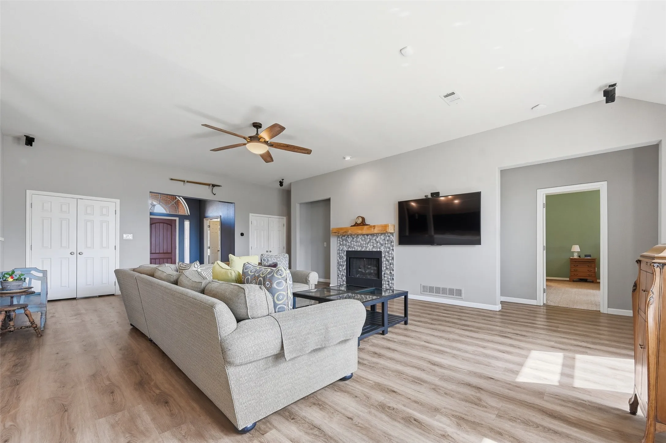 Single Family Residence For Sale in Dallas County , 6610 Driftwood Lane, Rowlett, Texas 75089, 4 Bedroom, 2 Bathroom, 2 Garage spaces, 2,624 Sqft, built in 2001, Preowned, mls#21205362, Real Estate Agent in Rowlett, Homes For Sale in Dallas county, Homes For Sale in Rowlett, Realtor in Rowlett Texas, Real Estate Brokerage Independent Realty Texas, Luminita Cordes Realtor
