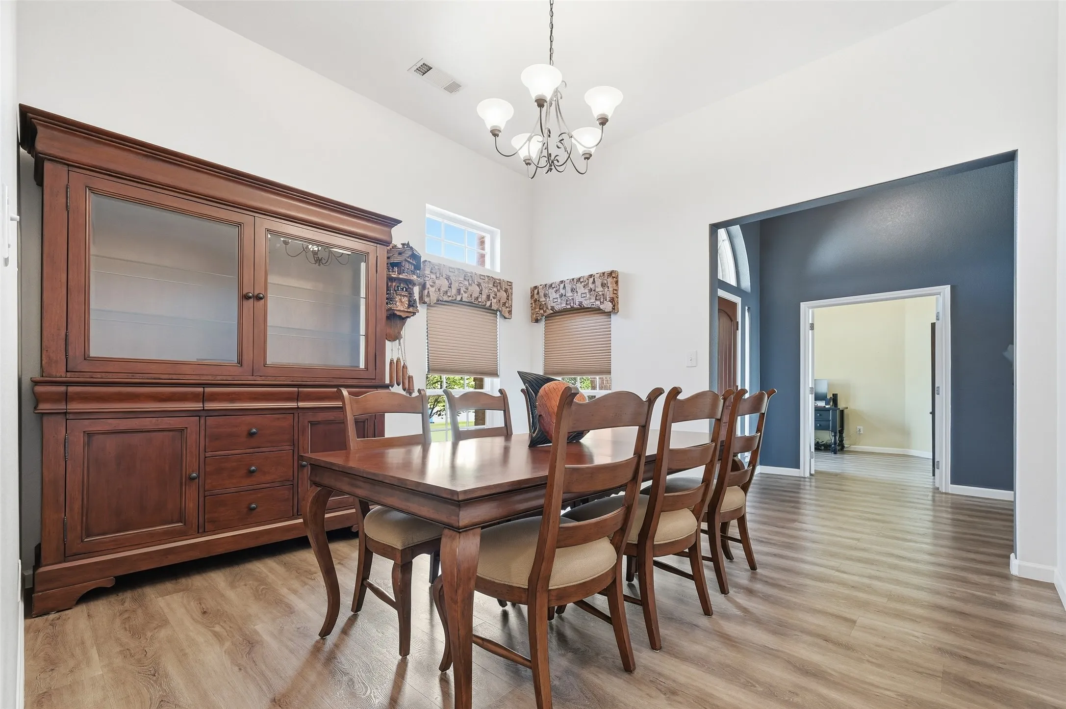 Single Family Residence For Sale in Dallas County , 6610 Driftwood Lane, Rowlett, Texas 75089, 4 Bedroom, 2 Bathroom, 2 Garage spaces, 2,624 Sqft, built in 2001, Preowned, mls#21205362, Real Estate Agent in Rowlett, Homes For Sale in Dallas county, Homes For Sale in Rowlett, Realtor in Rowlett Texas, Real Estate Brokerage Independent Realty Texas, Luminita Cordes Realtor