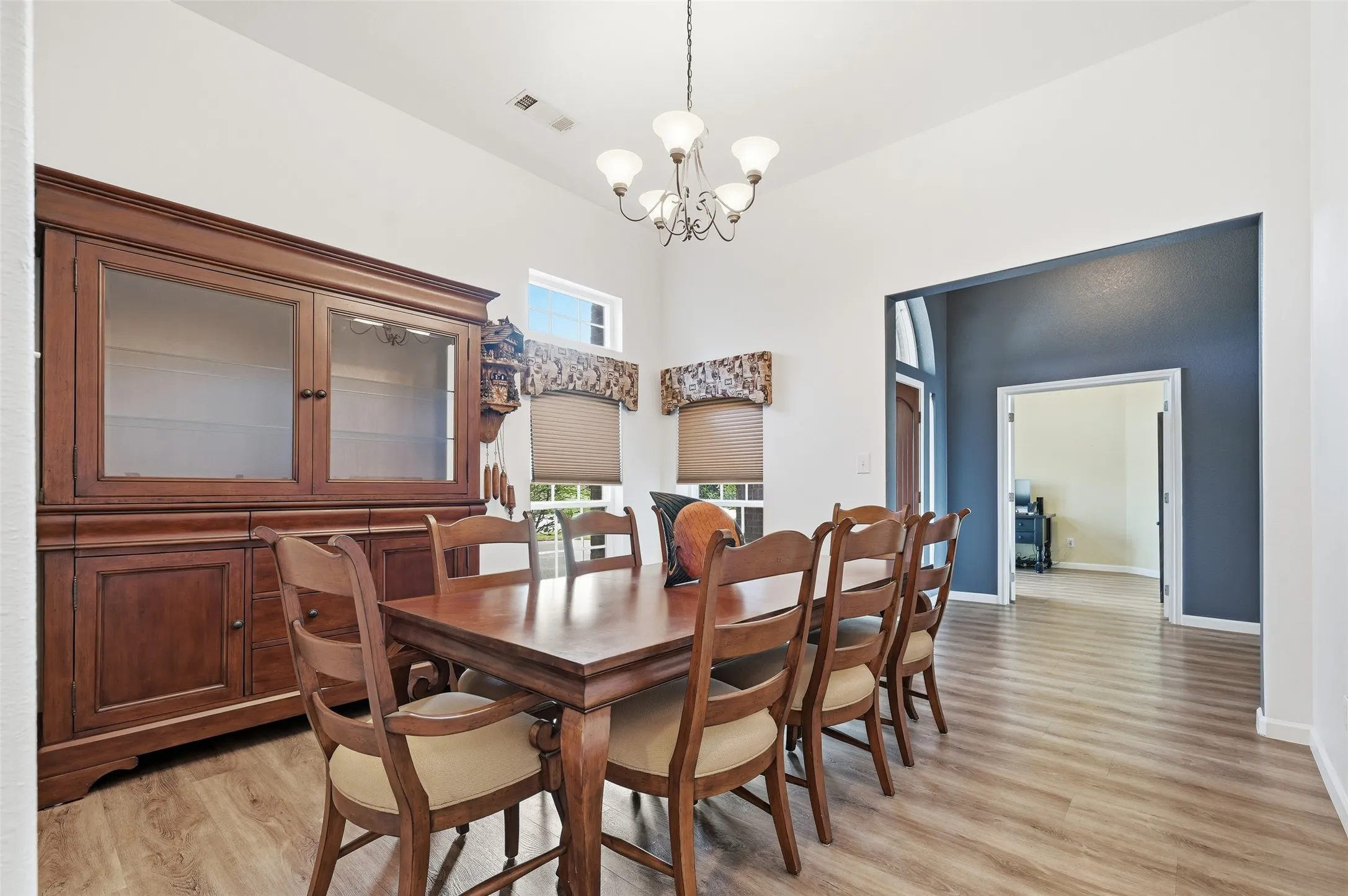Single Family Residence For Sale in Dallas County , 6610 Driftwood Lane, Rowlett, Texas 75089, 4 Bedroom, 2 Bathroom, 2 Garage spaces, 2,624 Sqft, built in 2001, Preowned, mls#21205362, Real Estate Agent in Rowlett, Homes For Sale in Dallas county, Homes For Sale in Rowlett, Realtor in Rowlett Texas, Real Estate Brokerage Independent Realty Texas, Luminita Cordes Realtor