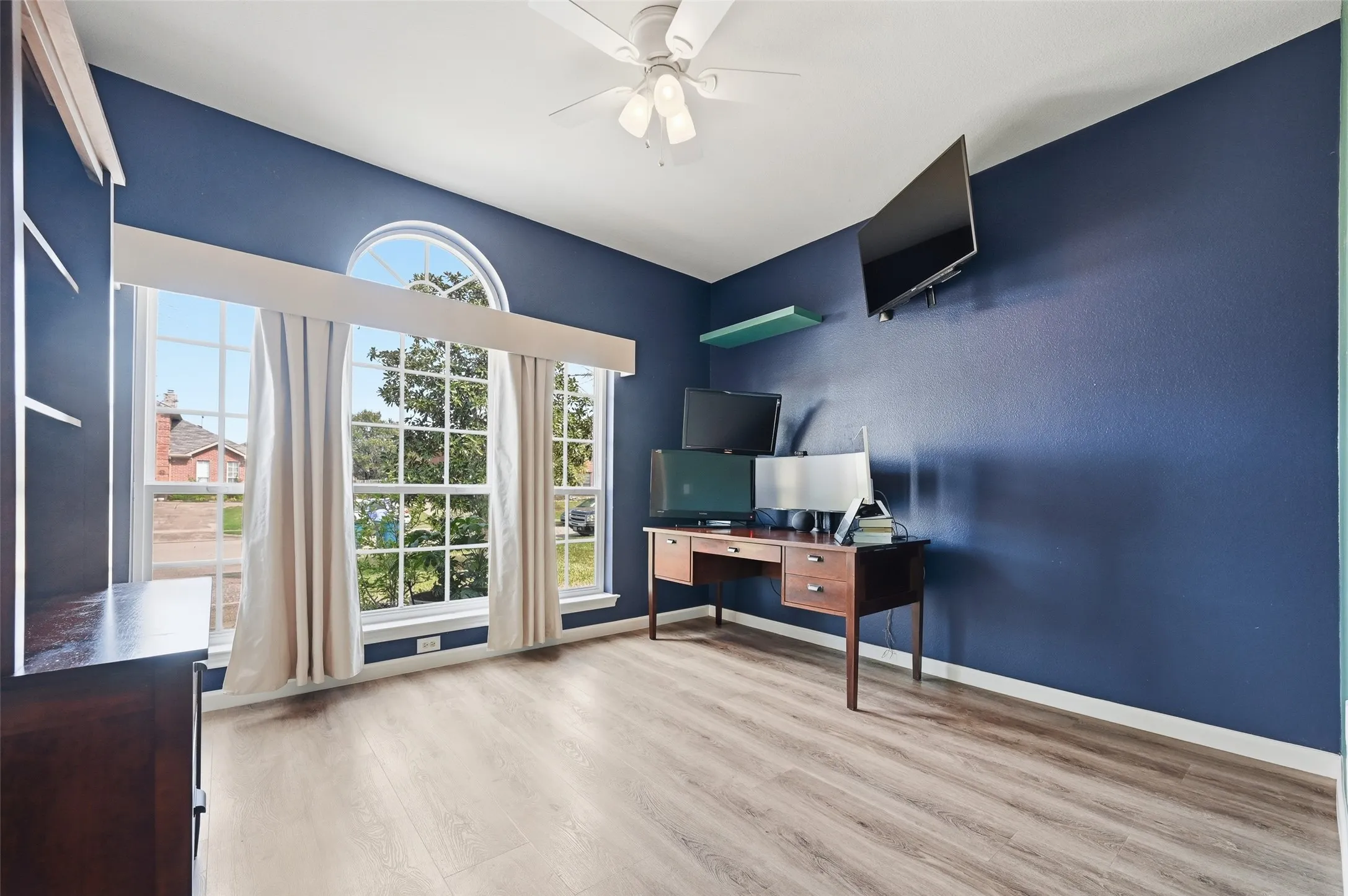 Single Family Residence For Sale in Dallas County , 6610 Driftwood Lane, Rowlett, Texas 75089, 4 Bedroom, 2 Bathroom, 2 Garage spaces, 2,624 Sqft, built in 2001, Preowned, mls#21205362, Real Estate Agent in Rowlett, Homes For Sale in Dallas county, Homes For Sale in Rowlett, Realtor in Rowlett Texas, Real Estate Brokerage Independent Realty Texas, Luminita Cordes Realtor