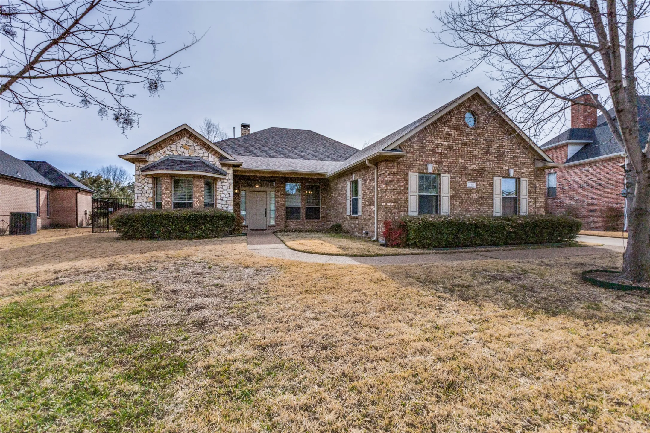 Single Family Residence For Sale in Dallas County , 8410 Bridgewater Drive, Rowlett, Texas 75088, 4 Bedrooms, 3 Bathrooms, 2 Garage spaces, 2,904 Sqft, built in 2007, Price $490,000, mls#21207572, Real Estate Agent in Rowlett, Homes For Sale in Dallas county, Homes For Sale in Rowlett, Realtor in Rowlett Texas, Real Estate Brokerage Independent Realty Texas, Luminita Cordes Realtor