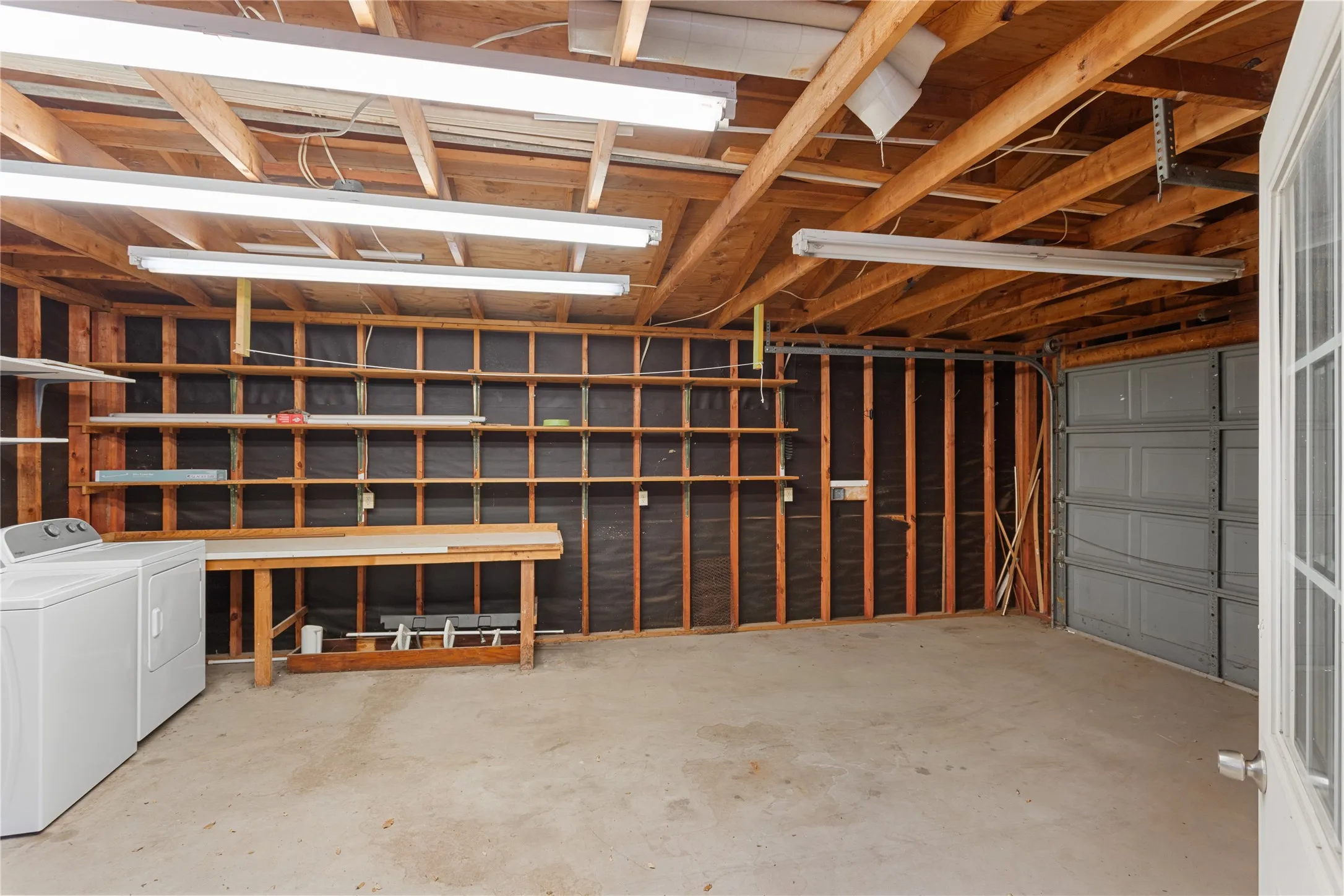 Single Family Residence For Sale in Bosque County , 116 County Road 1751, Clifton, Texas 76634, 2 Bedroom, 1 Bathroom, 2 Garage spaces, 1,120 Sqft, built in 1985, mls#21207588, Real Estate Agent in Clifton, Homes For Sale in Bosque county, Homes For Sale in Clifton, Realtor in Clifton Texas, Real Estate Brokerage Independent Realty Texas, Luminita Cordes Realtor